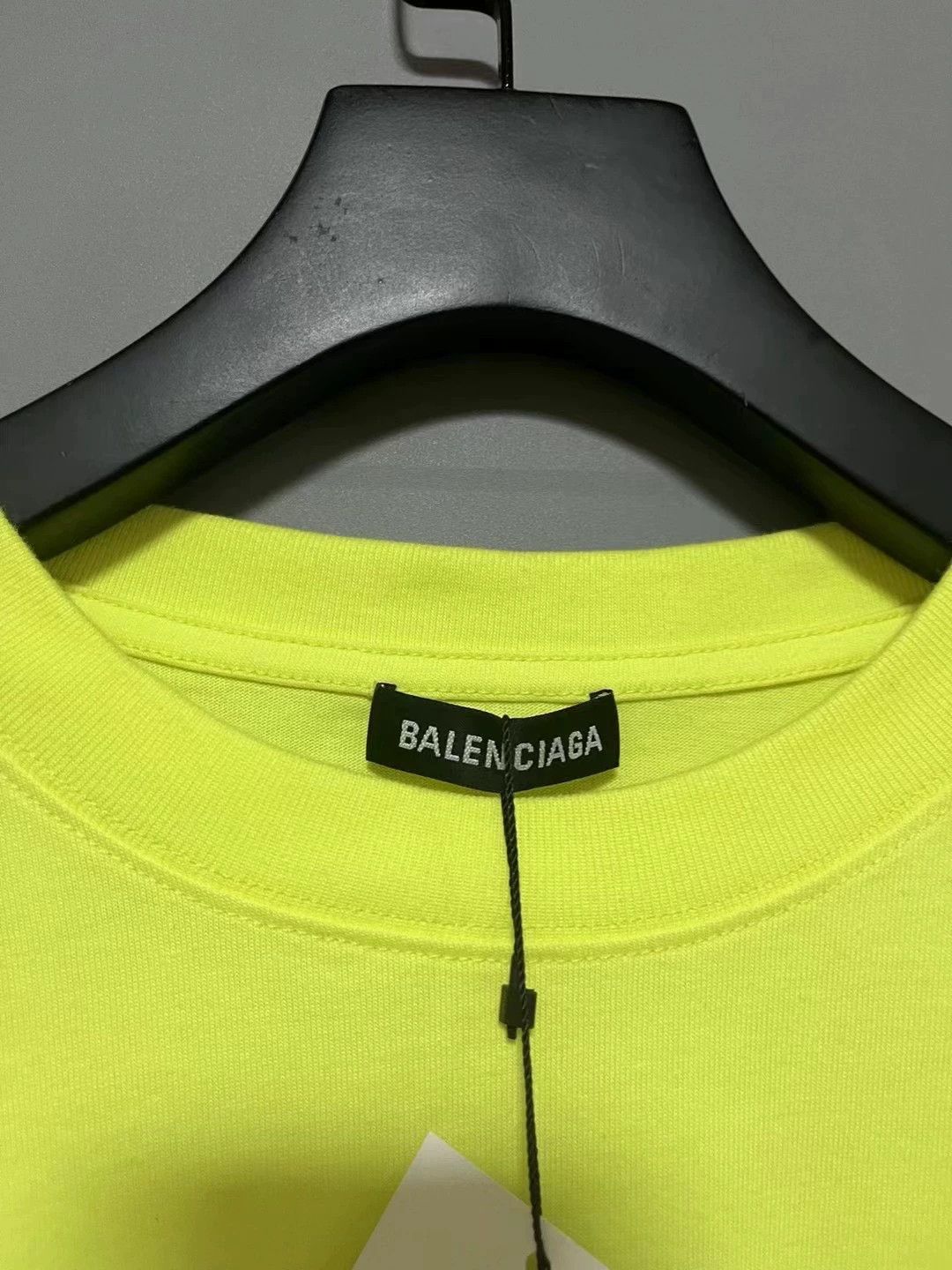 Balenciaga Balenciaga cream short sleeved shirt Size US XL / EU 56 / 4 - 4 Thumbnail