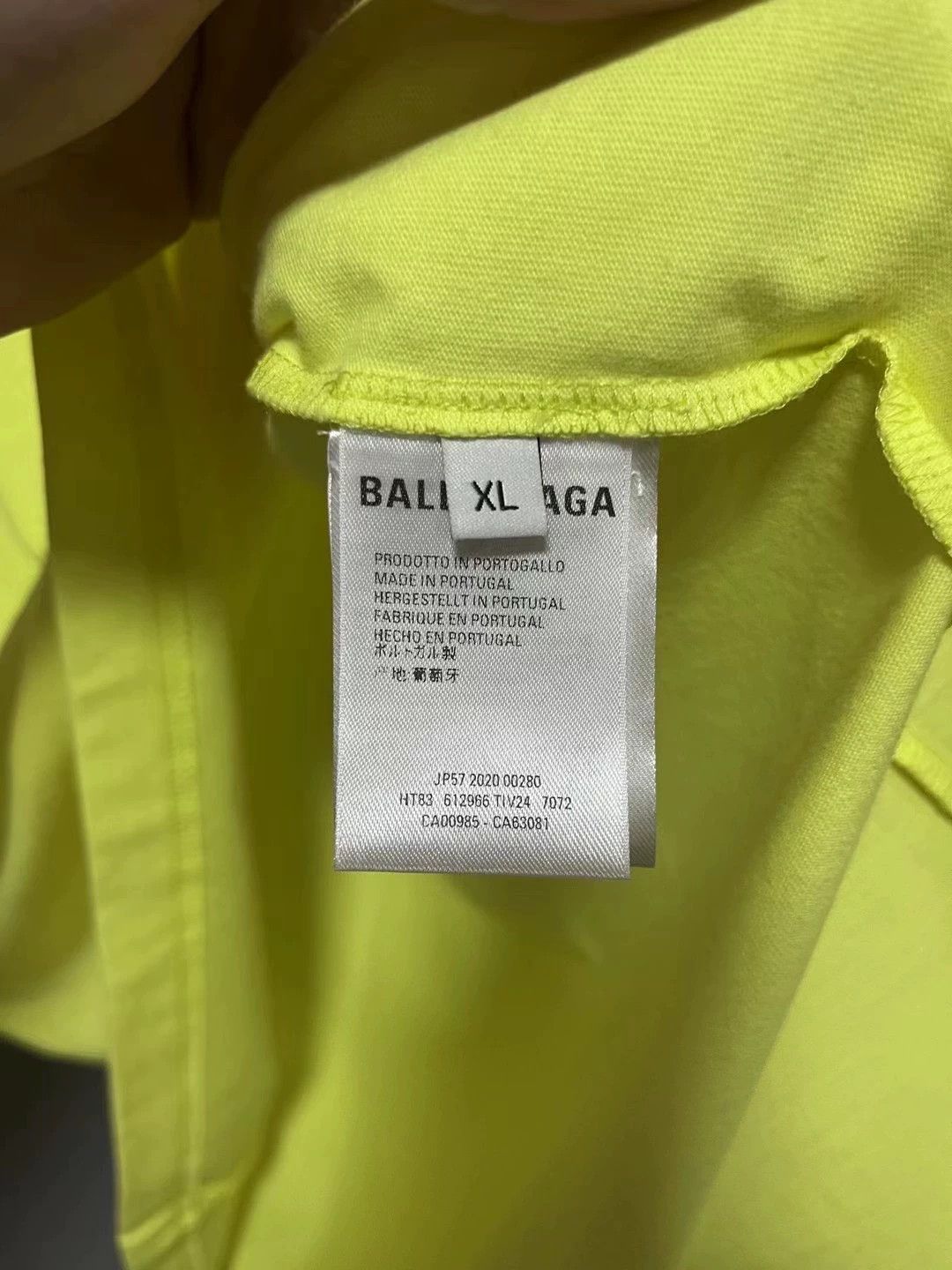 Balenciaga Balenciaga cream short sleeved shirt Size US XL / EU 56 / 4 - 5 Thumbnail