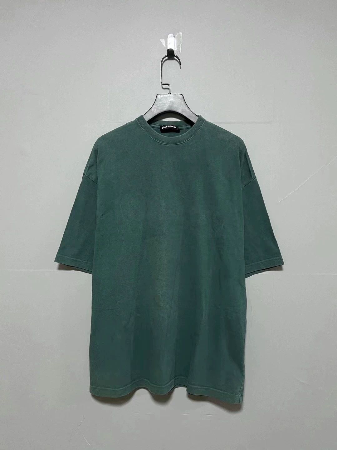 Balenciaga Balenciaga logo on the back short sleeved shirt Size US L / EU 52-54 / 3 - 2 Thumbnail