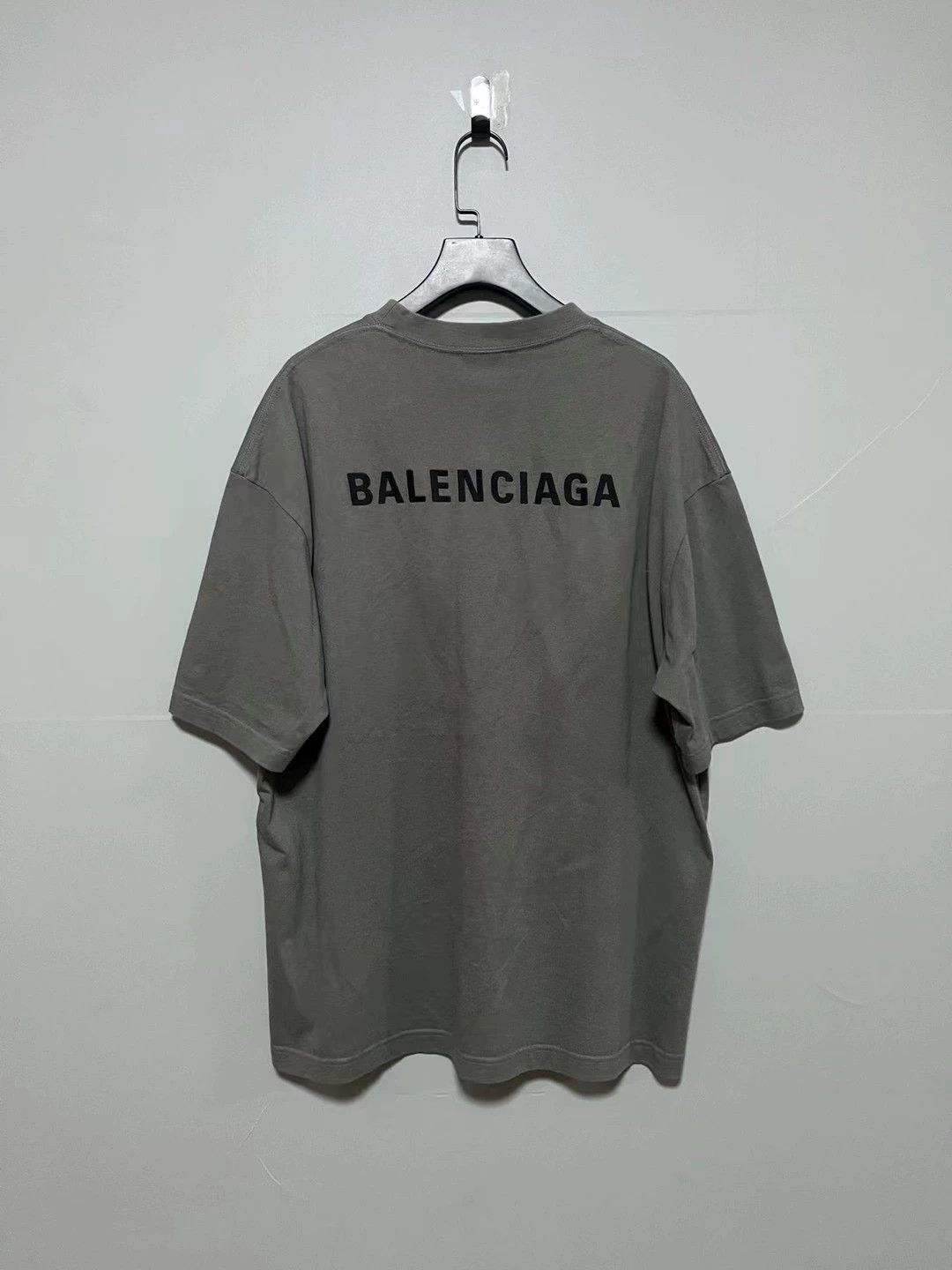 Balenciaga Balenciaga new embroidered front and back logo short sleeved shirt Size US S / EU 44-46 / 1 - 2 Thumbnail