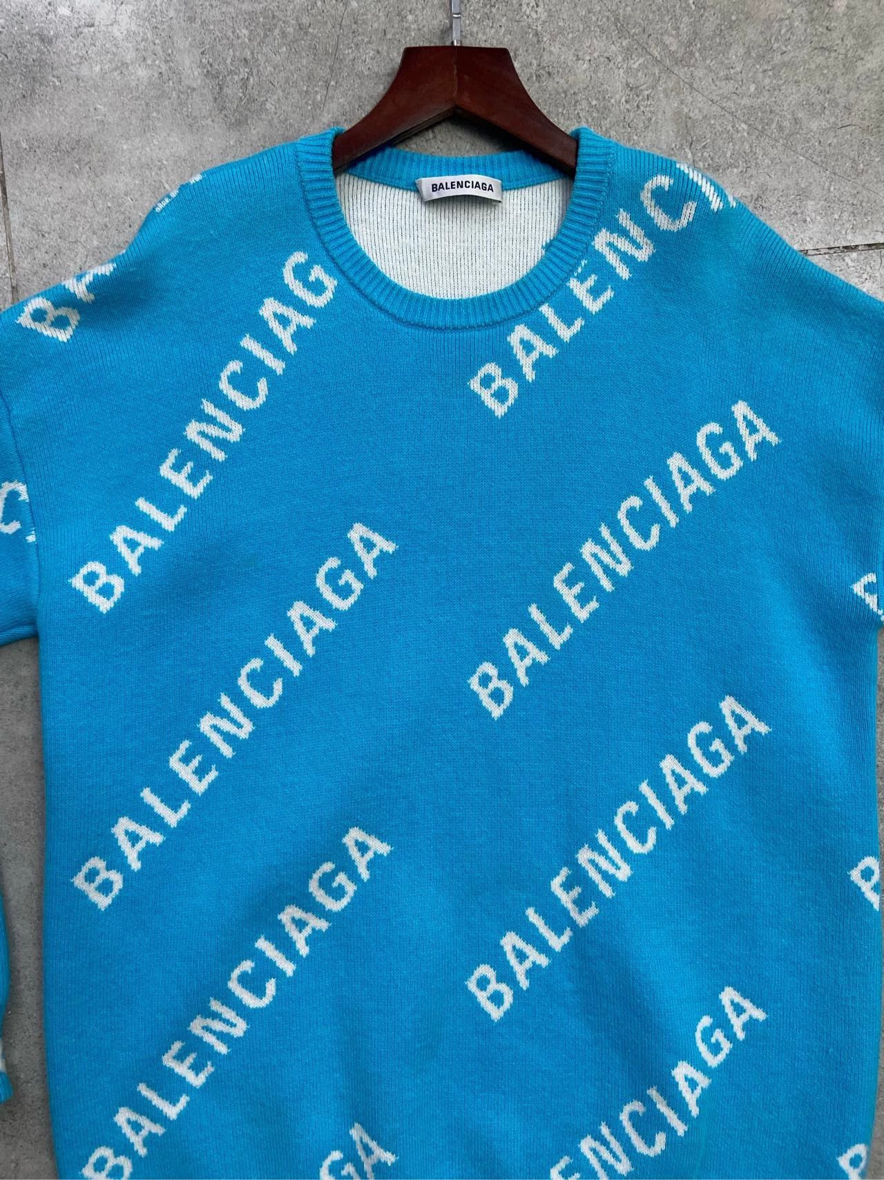 Balenciaga Balenciaga logo full print diagonal barrage blue and white sweater Size US XS / EU 42 / 0 - 4 Thumbnail