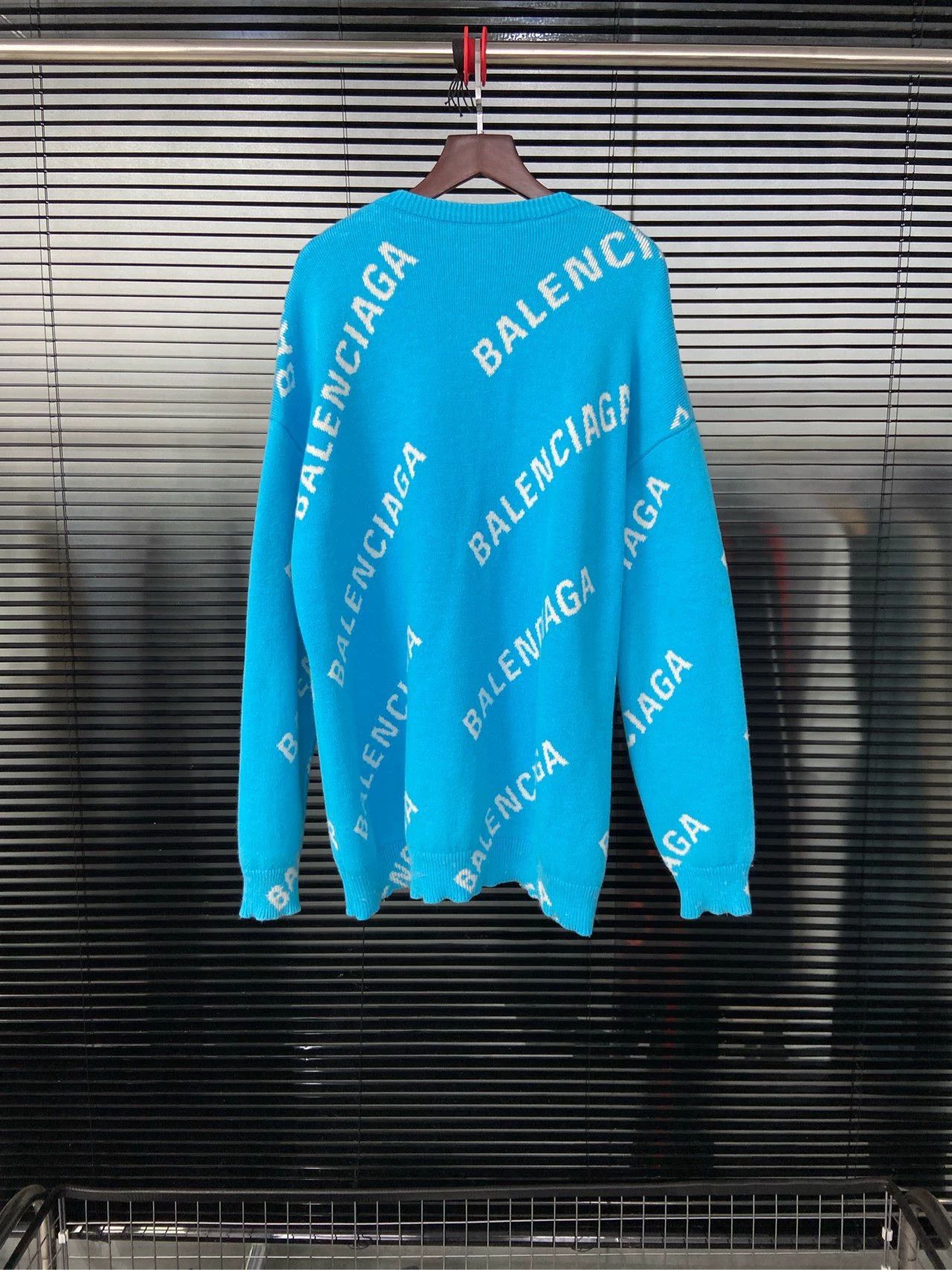 Balenciaga Balenciaga logo full print diagonal barrage blue and white sweater Size US XS / EU 42 / 0 - 2 Thumbnail