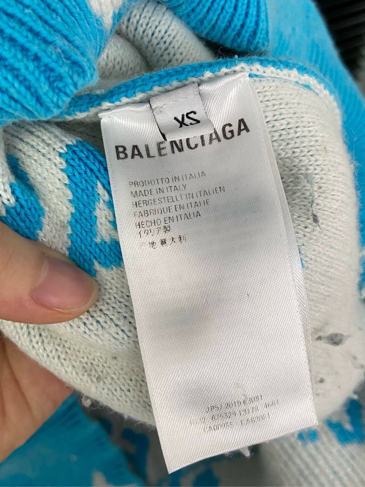 Balenciaga Balenciaga logo full print diagonal barrage blue and white sweater Size US XS / EU 42 / 0 - 7 Thumbnail