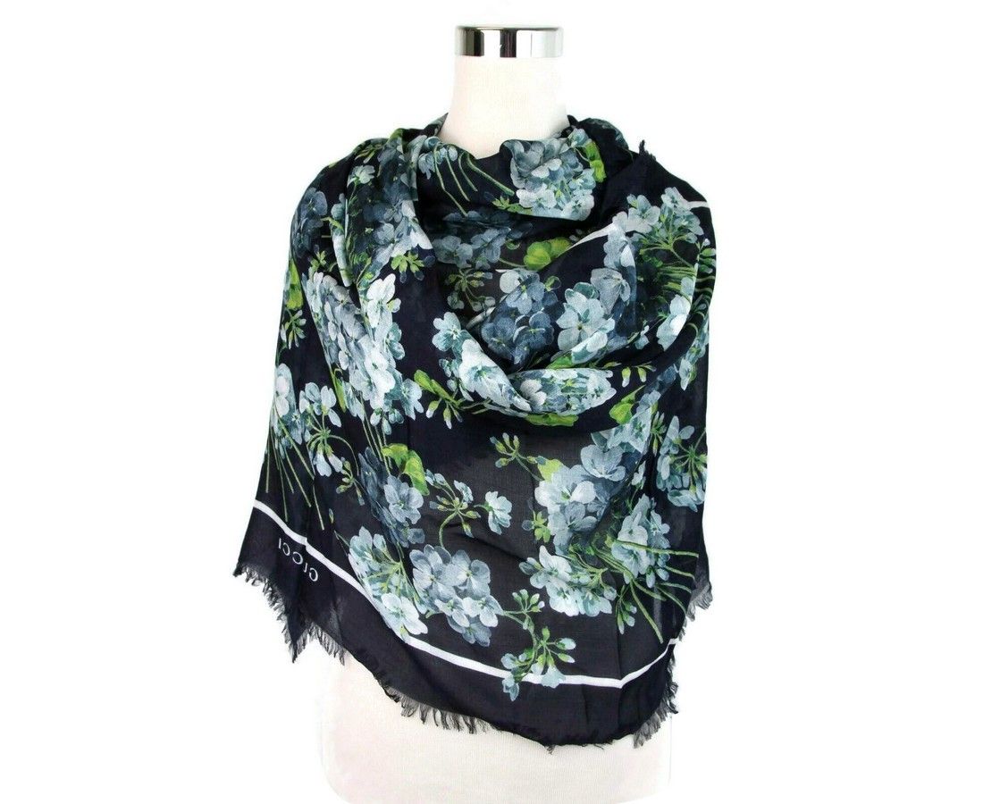 Gucci Women's Navy Blue Modal / Silk With Blue Bloom Print Scarf Size ONE SIZE - 3 Thumbnail