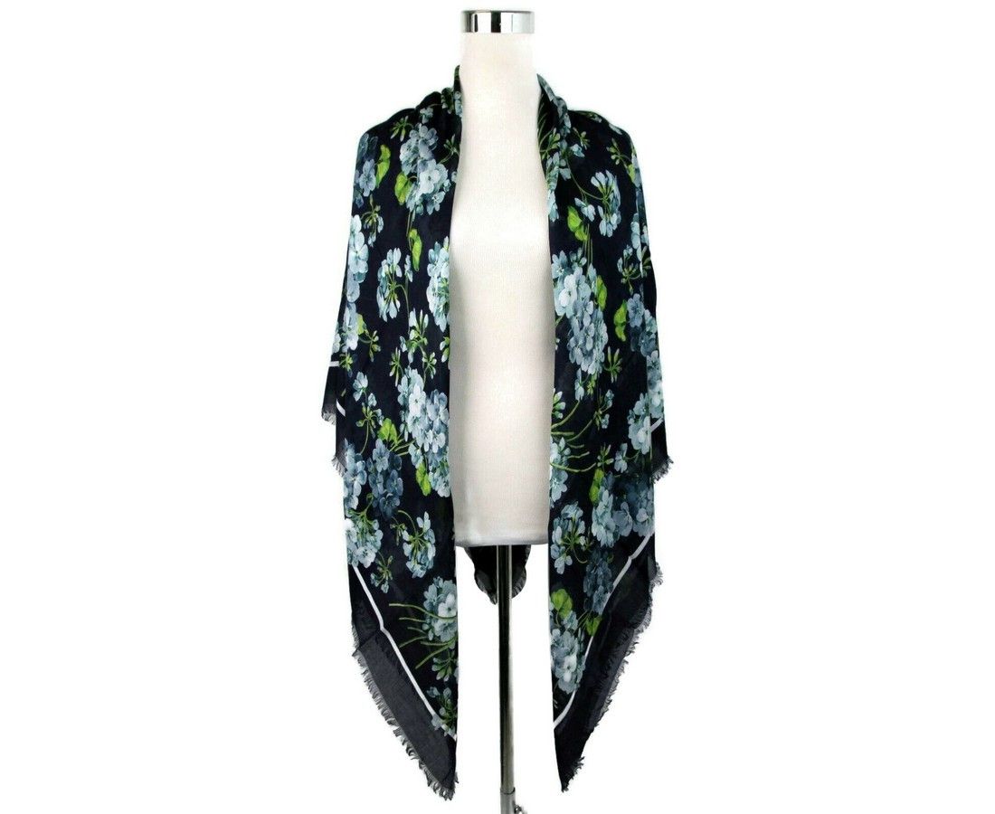 Gucci Women's Navy Blue Modal / Silk With Blue Bloom Print Scarf Size ONE SIZE - 4 Thumbnail