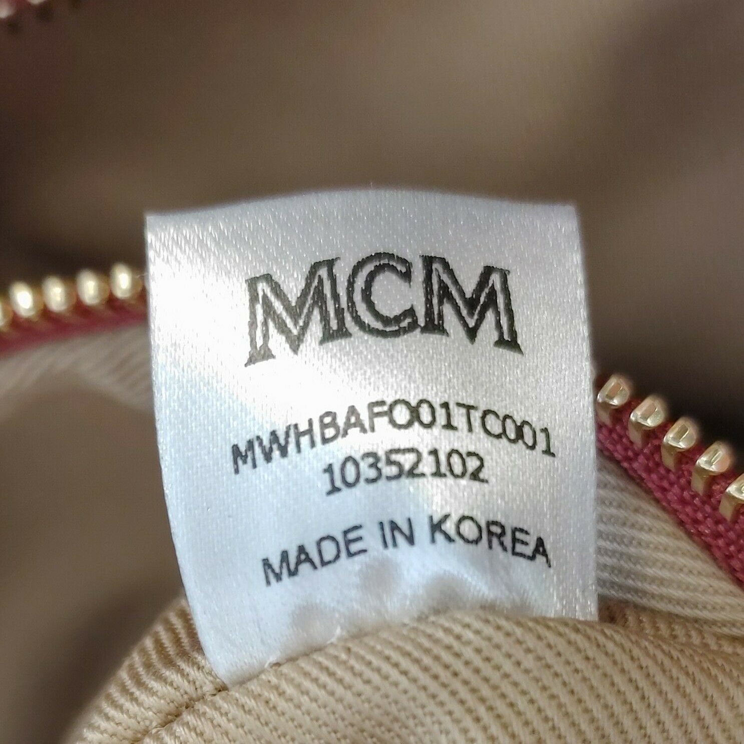 MCM Klara Champagne Gold Visetos Medium Hobo Crossbody Bag Size ONE SIZE - 9 Thumbnail