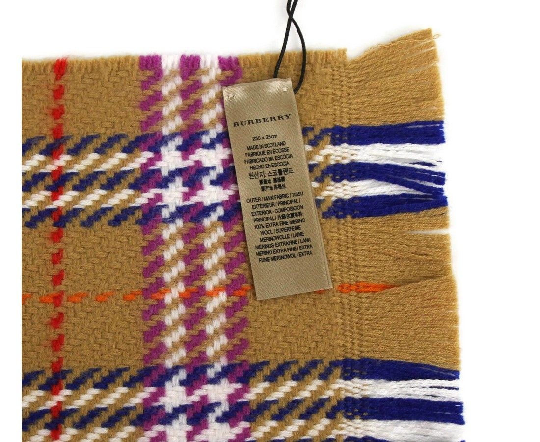 Burberry Women's Antique Multicolour Vintage Check Extra Fine Merino Size ONE SIZE - 4 Thumbnail