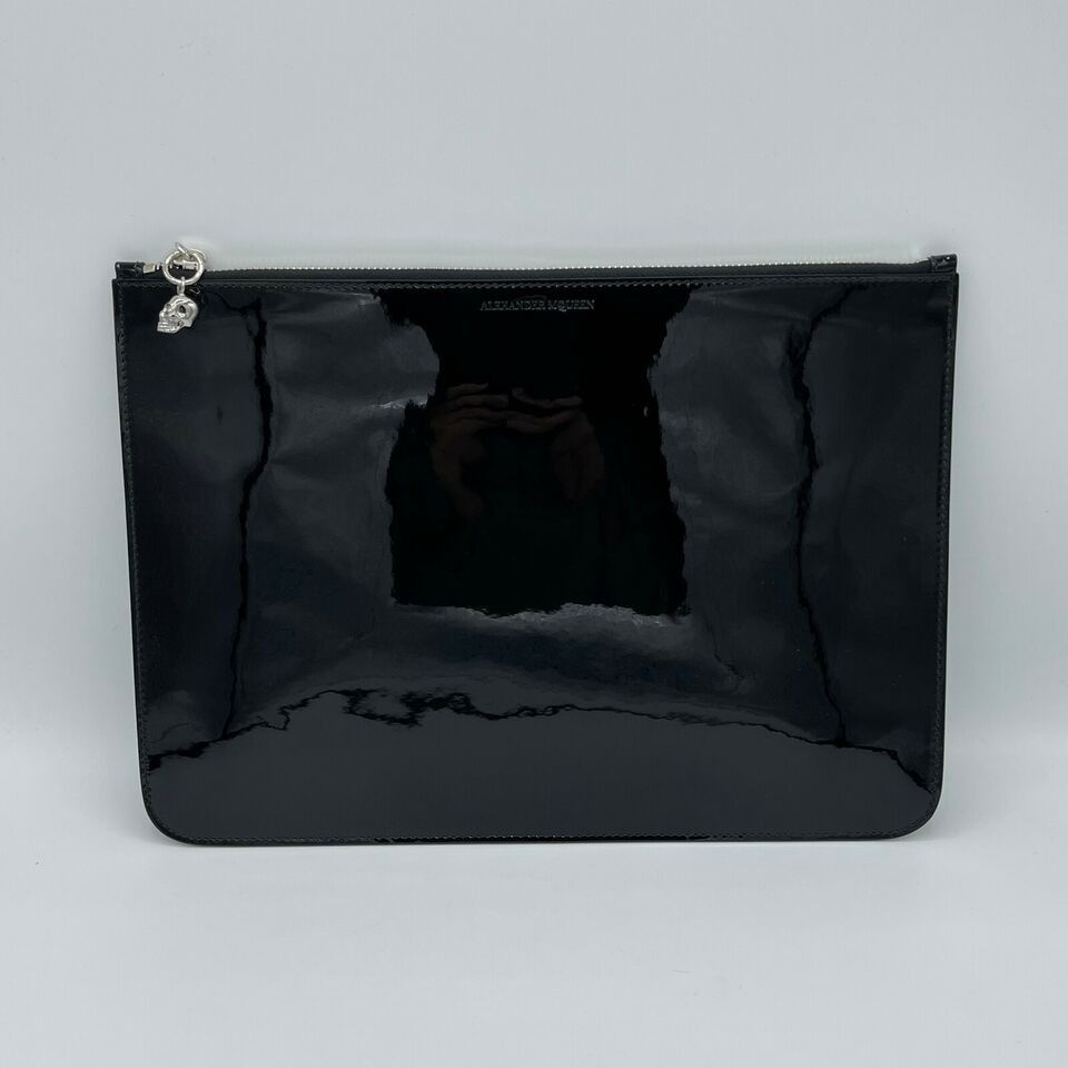Alexander McQueen Women's Black Patent Leather Skull Charm Large Pouch Size ONE SIZE - 2 Thumbnail