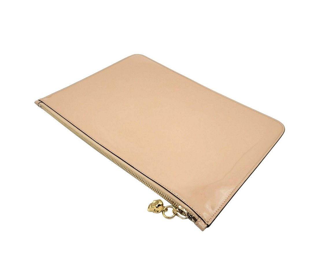 Alexander McQueen Women's Beige Charm Patent Leather Skull Large Pouch Size ONE SIZE - 3 Thumbnail