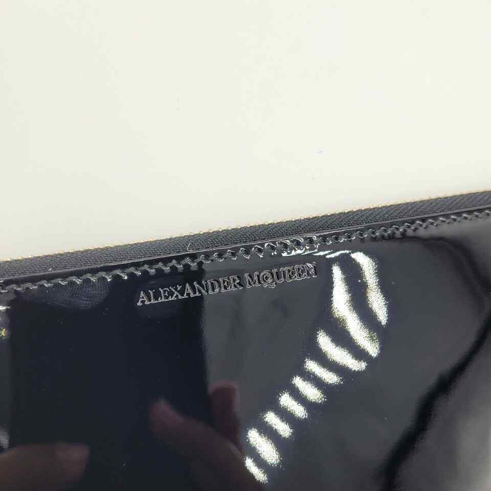 Alexander McQueen Women's Black Patent Leather Skull Charm Large Pouch Size ONE SIZE - 4 Thumbnail