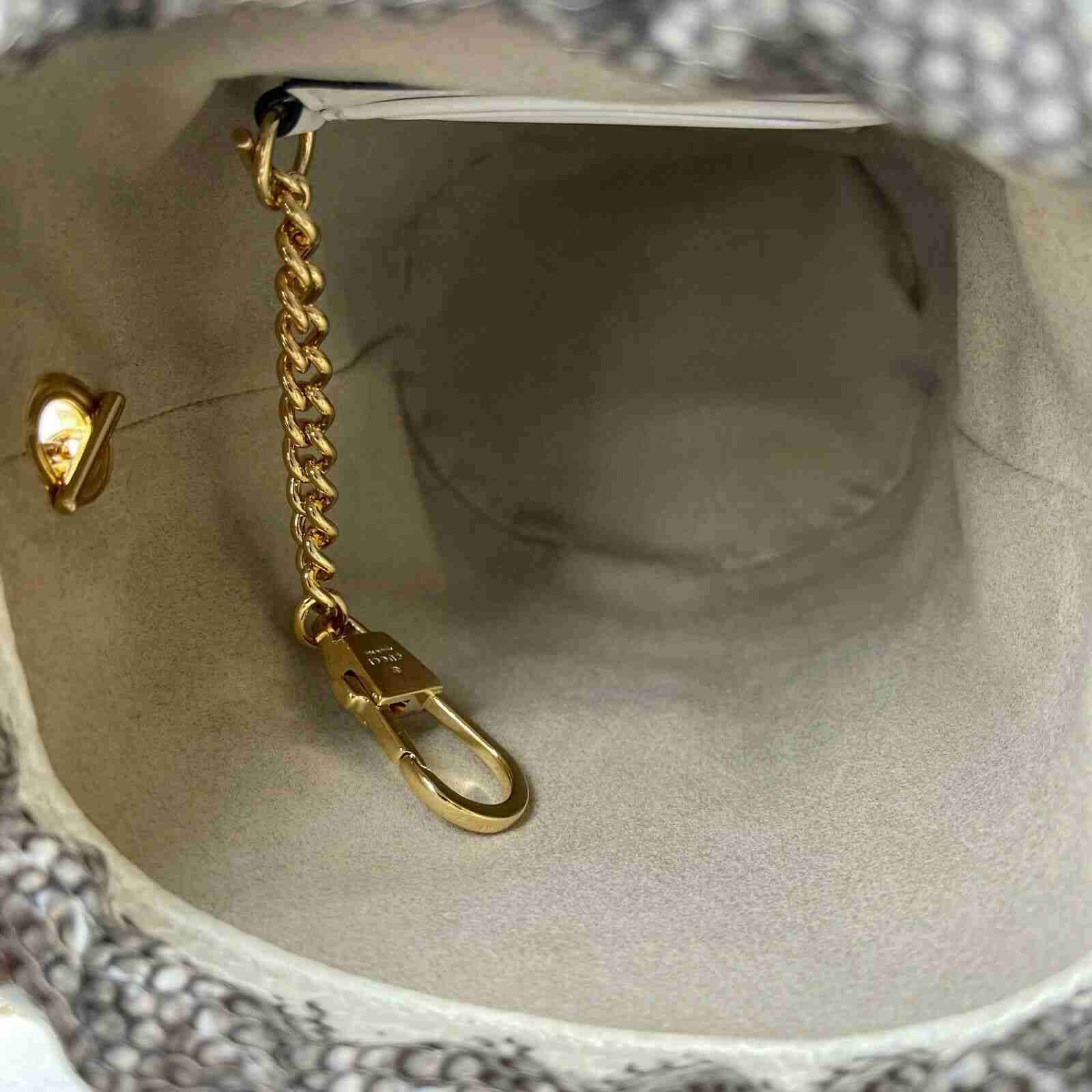 Gucci Zumi White/Gray Snakeskin Mini Drawstring Bucket Chain Bag Size ONE SIZE - 8 Thumbnail