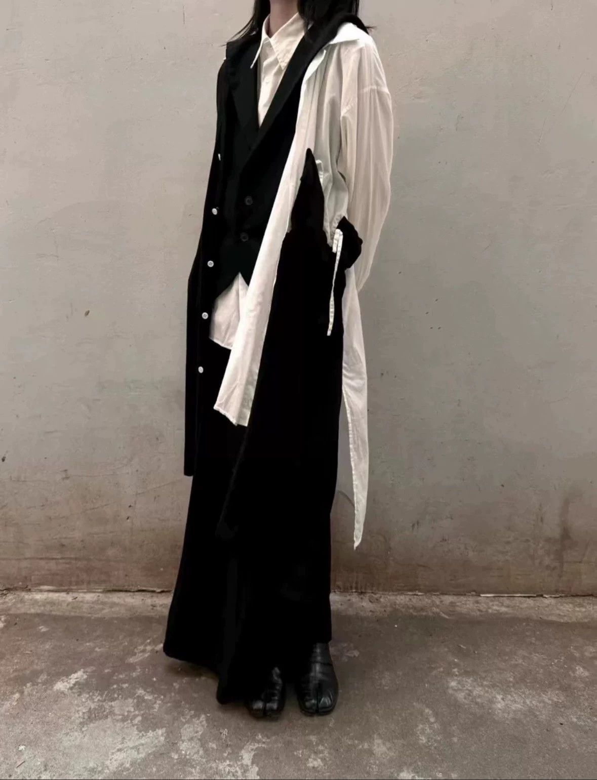 Yohji Yamamoto Yohji Yamamoto Black And White Deconstructe - -DMC Size US S / EU 44-46 / 1 - 8 Thumbnail