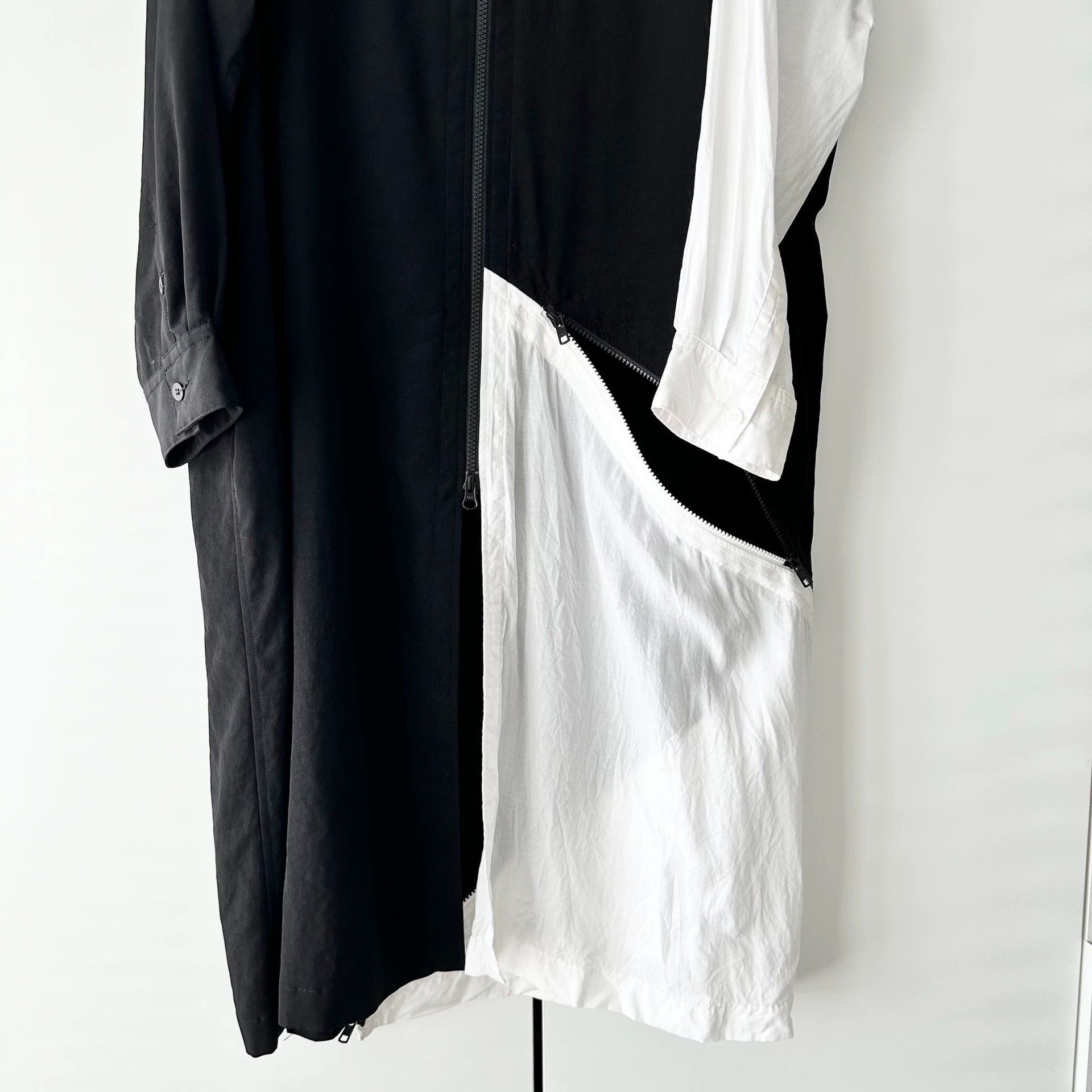 Yohji Yamamoto Yohji Yamamoto Black And White Deconstructe - -DMC Size US S / EU 44-46 / 1 - 4 Thumbnail