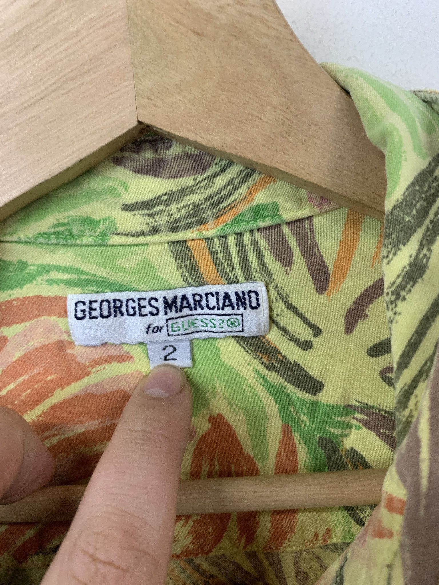 Flannel × Vintage Vintage Guess Georges Marciano Hawaiian Shirt Size M (2) Size US M / EU 48-50 / 2 - 2 Thumbnail