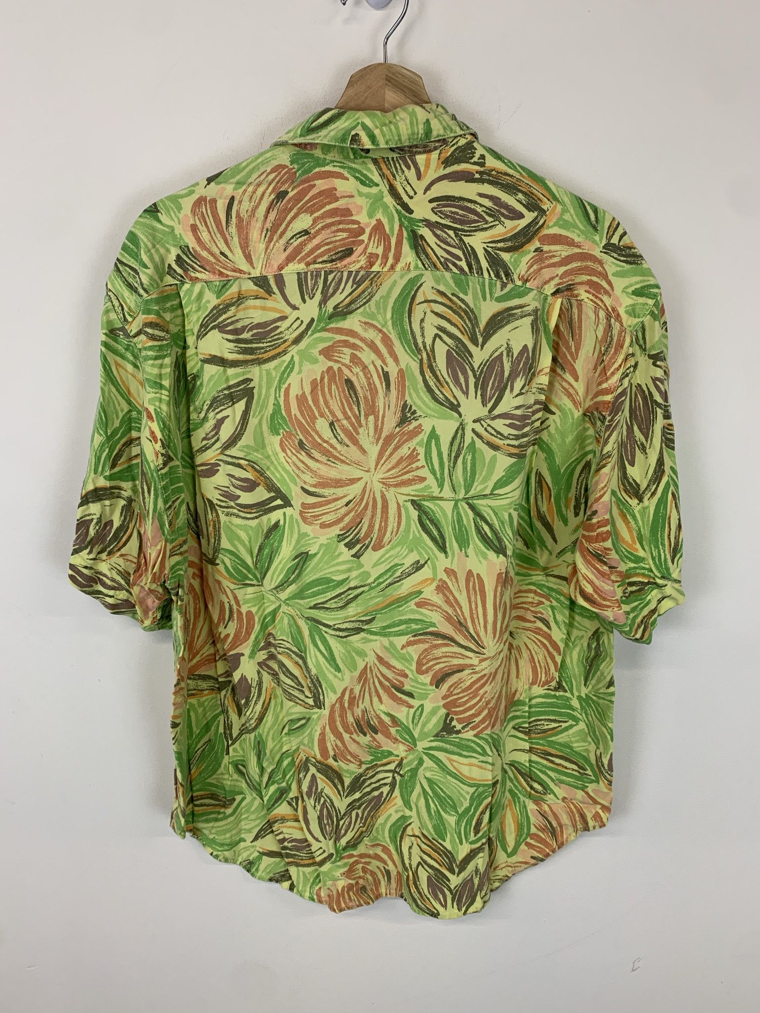 Flannel × Vintage Vintage Guess Georges Marciano Hawaiian Shirt Size M (2) Size US M / EU 48-50 / 2 - 3 Thumbnail