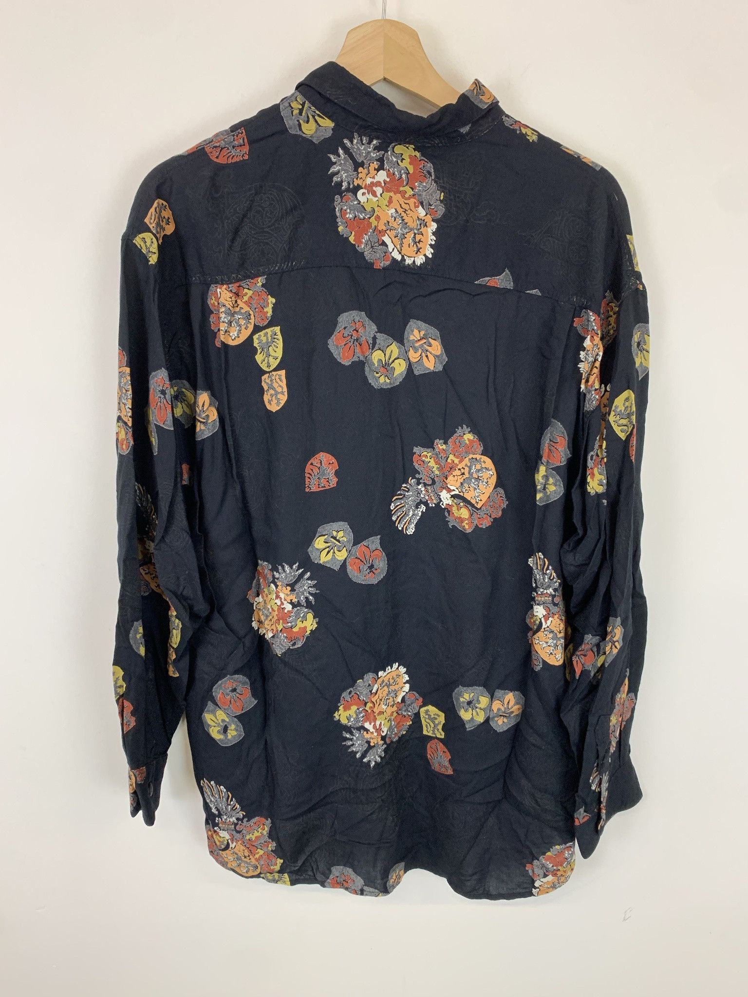Flannel × Vintage Vintage 1990s Lion Crest Fleur De Lis Rayon Shirt Size M Size US M / EU 48-50 / 2 - 3 Thumbnail