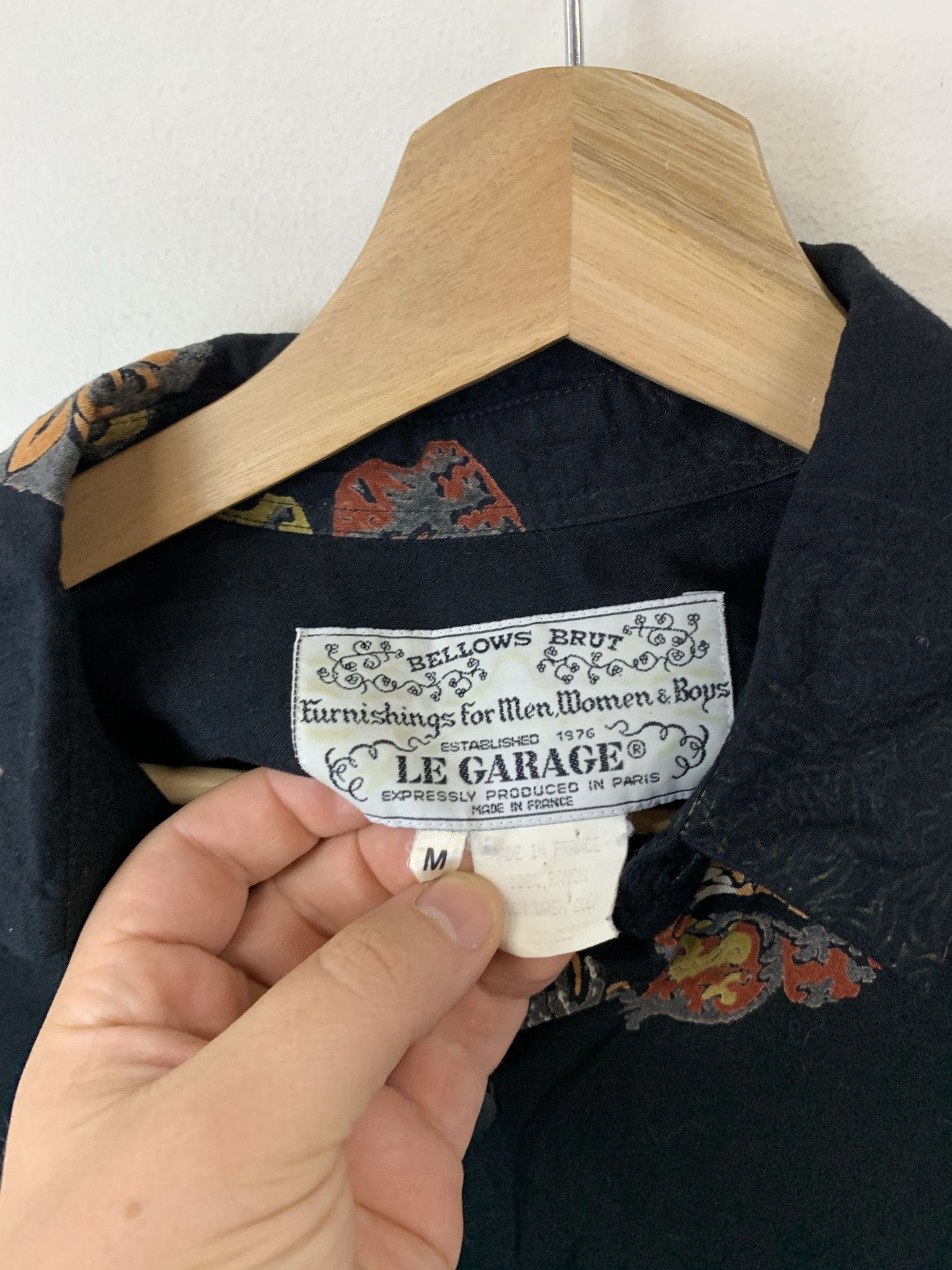 Flannel × Vintage Vintage 1990s Lion Crest Fleur De Lis Rayon Shirt Size M Size US M / EU 48-50 / 2 - 2 Thumbnail