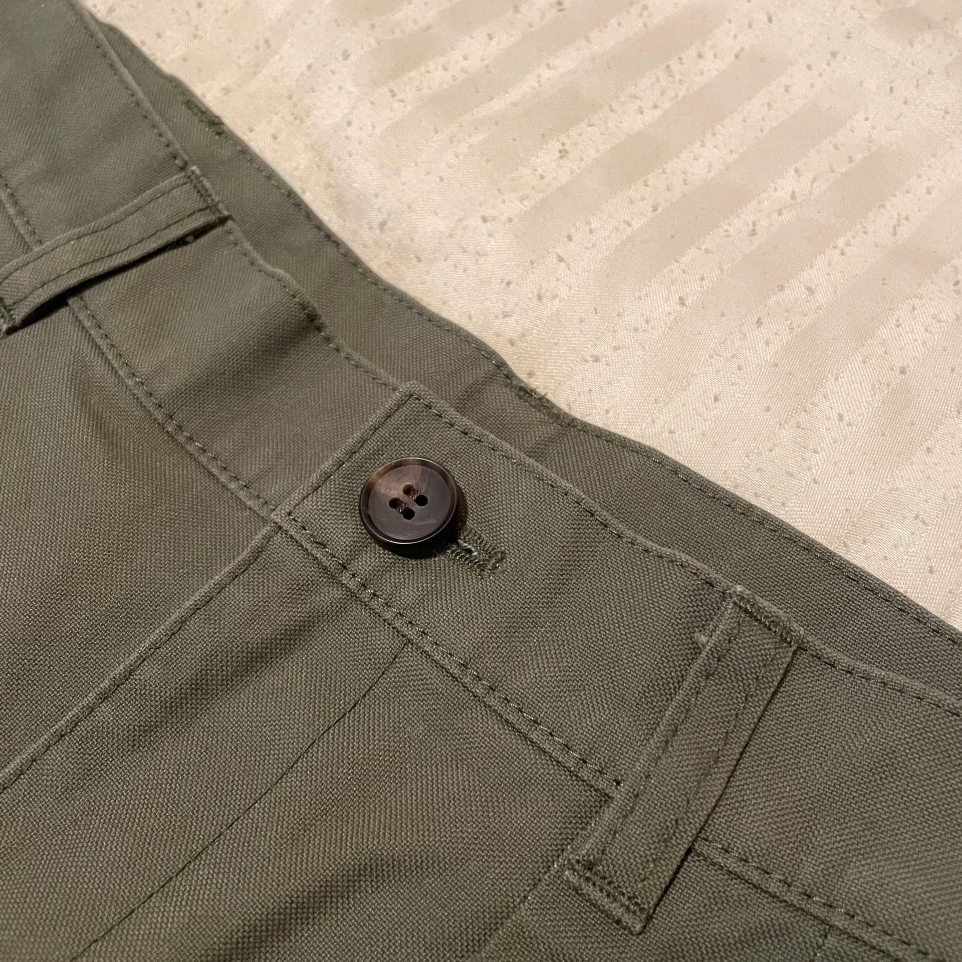 Comme des Garcons Comme Des Garcons Military green casual cropped pants -DMC Size US 30 / EU 46 - 6 Thumbnail
