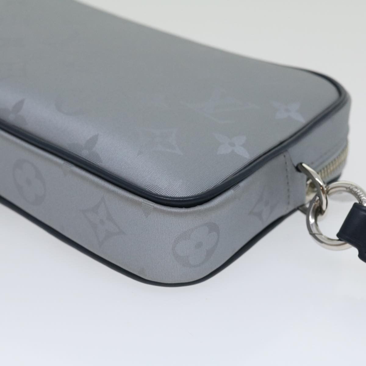 Louis Vuitton Satellite Silver Canvas Clutch Bag (Pre-Owned) Size ONE SIZE - 8 Thumbnail