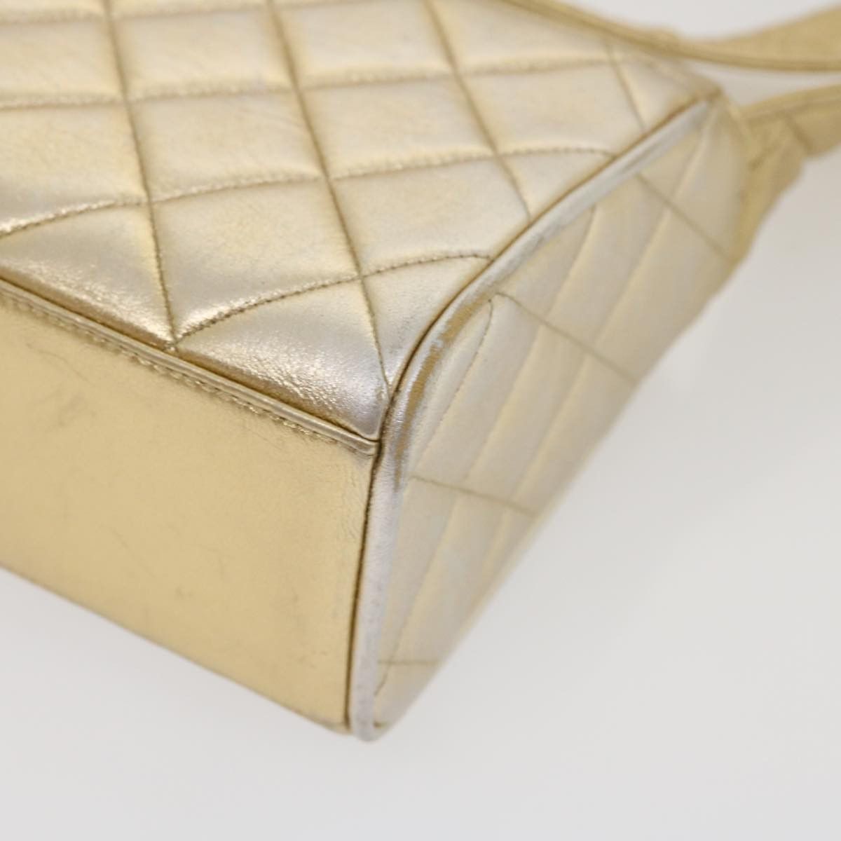 Chanel Gold Leather Travel Bag (Pre-Owned) Size ONE SIZE - 11 Thumbnail