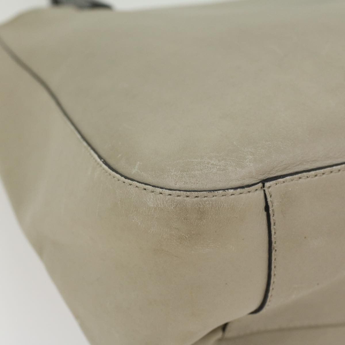 Prada Beige Leather Handbag (Pre-Owned) Size ONE SIZE - 11 Thumbnail