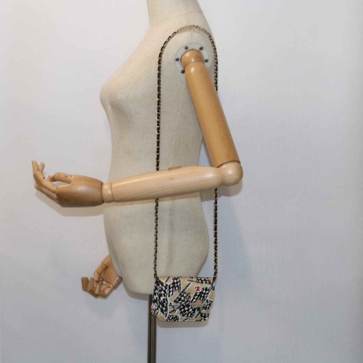 Chanel Beige Canvas Shoulder Bag (Pre-Owned) Size ONE SIZE - 6 Thumbnail