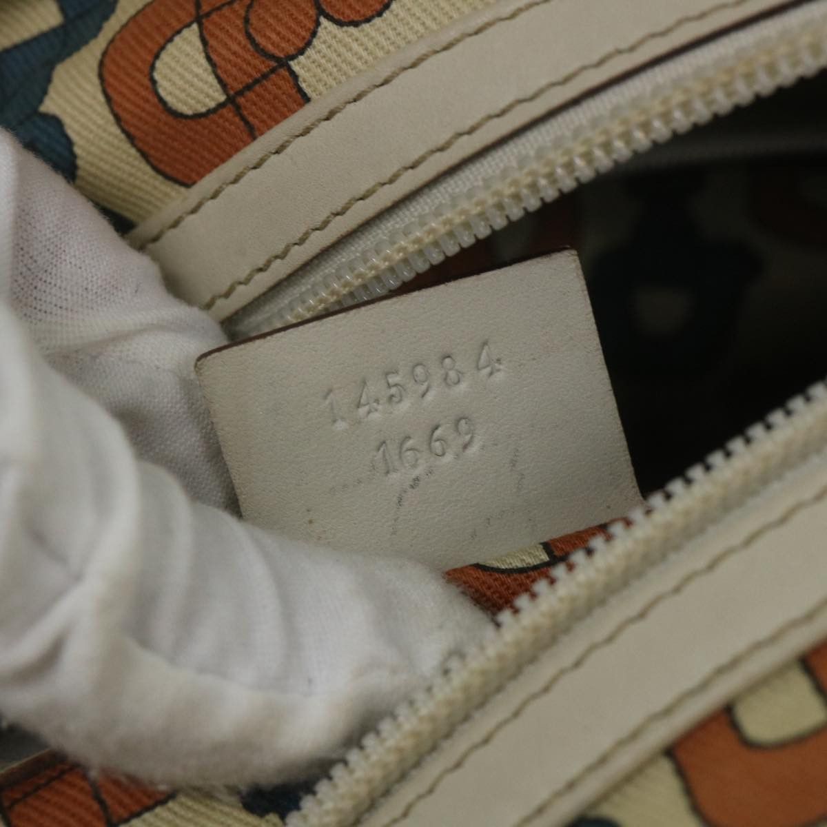 Gucci Gg Signature White Canvas Shoulder Bag (Pre-Owned) Size ONE SIZE - 8 Thumbnail