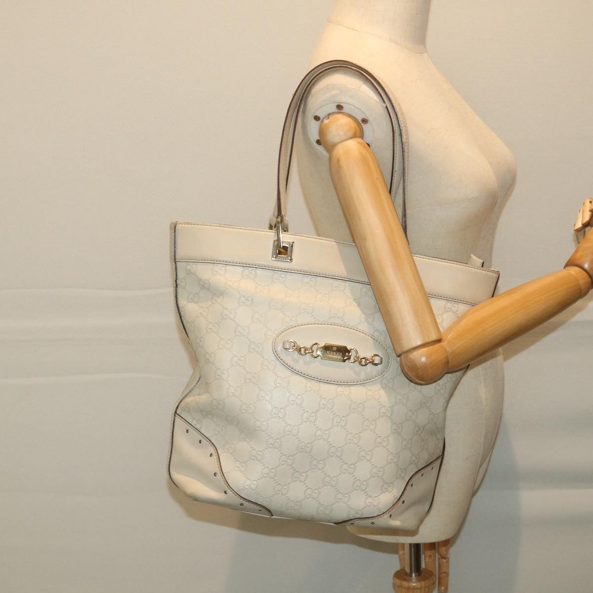 Gucci Gg Signature White Canvas Shoulder Bag (Pre-Owned) Size ONE SIZE - 9 Thumbnail
