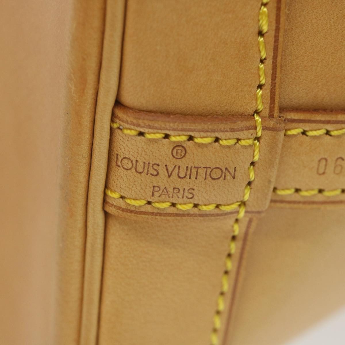 Louis Vuitton Noe Beige Leather Handbag (Pre-Owned) Size ONE SIZE - 8 Thumbnail