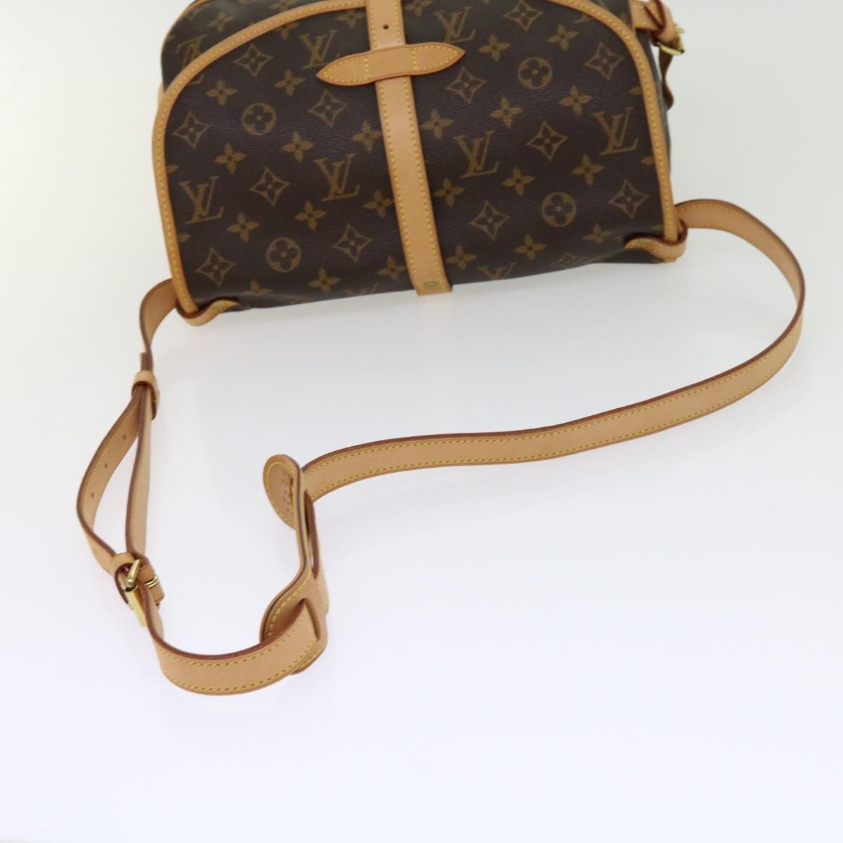 Louis Vuitton Saumur Brown Canvas Shoulder Bag (Pre-Owned) Size ONE SIZE - 4 Thumbnail