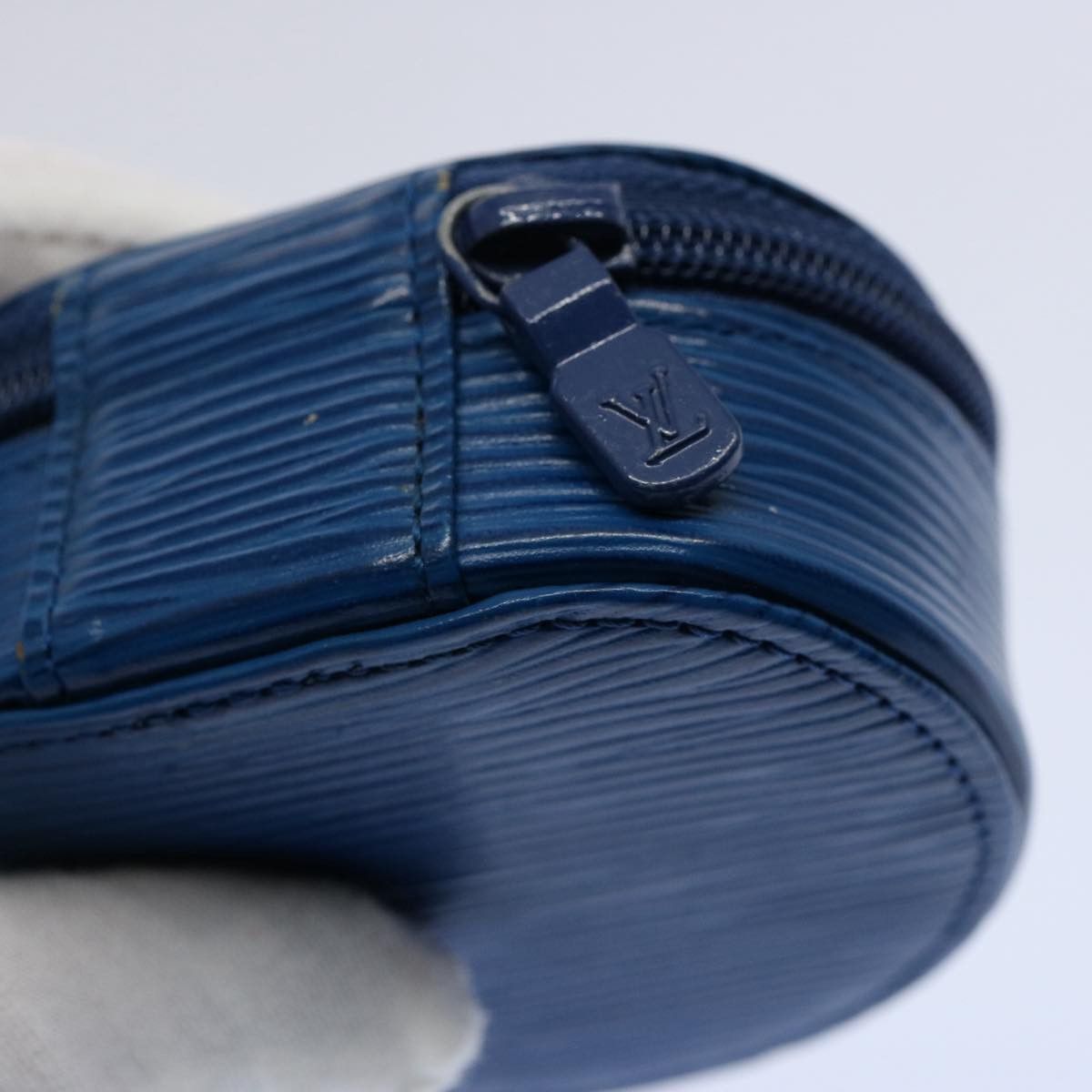 Louis Vuitton Ecrin Blue Leather Clutch Bag (Pre-Owned) Size ONE SIZE - 10 Thumbnail