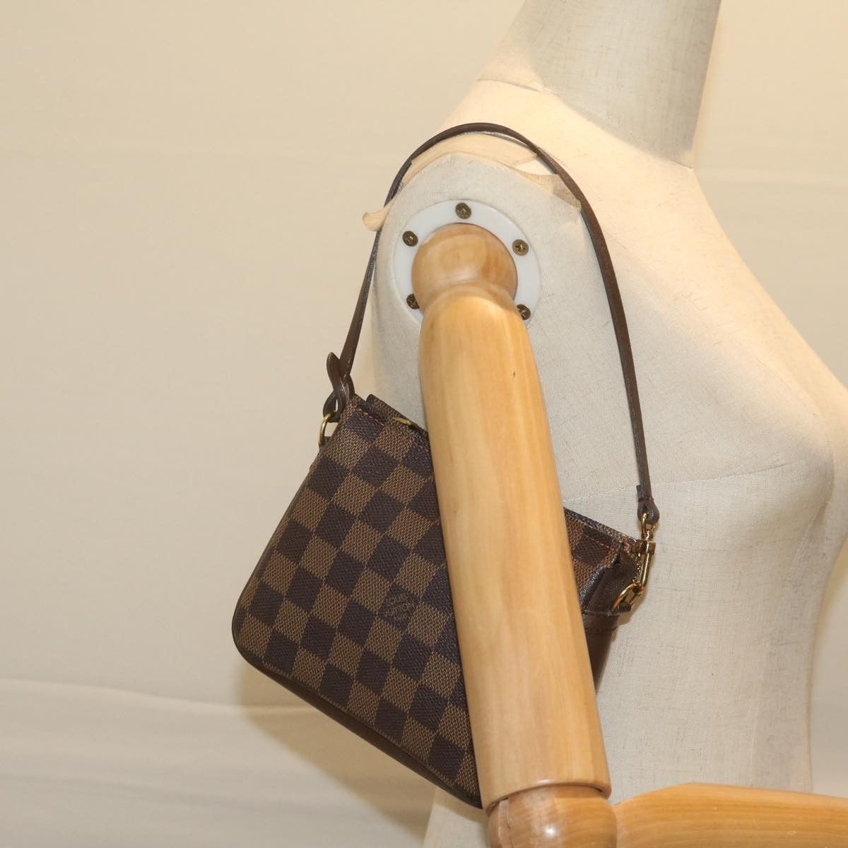 Louis Vuitton Cosmetic Pouch Brown Canvas Clutch Bag (Pre-Owned) Size ONE SIZE - 7 Thumbnail