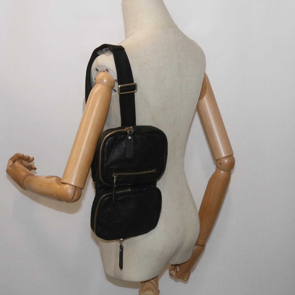 Gucci Gg Signature Black Leather Shoulder Bag (Pre-Owned) Size ONE SIZE - 7 Thumbnail