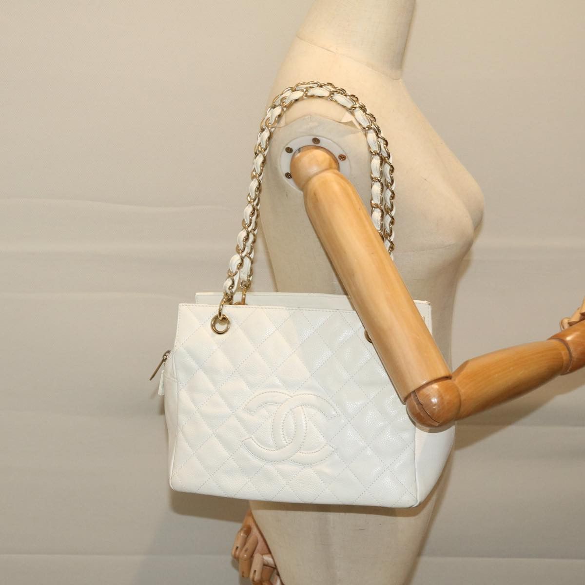 Chanel Shopping White Leather Shoulder Bag (Pre-Owned) Size ONE SIZE - 8 Thumbnail