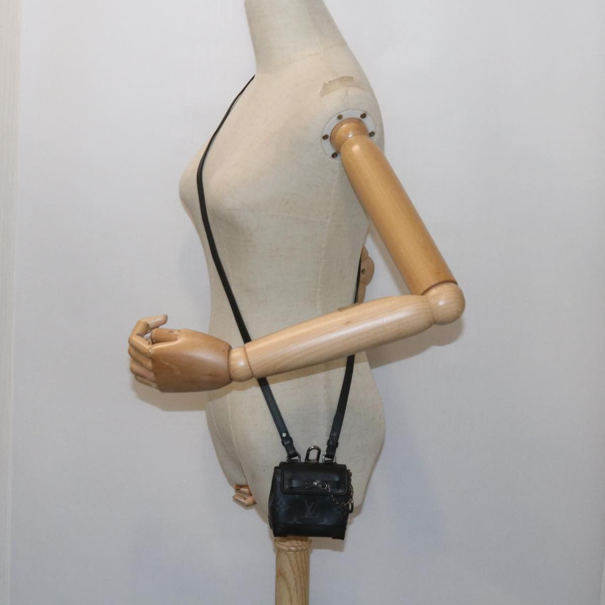 Louis Vuitton Steamer Black Canvas Clutch Bag (Pre-Owned) Size ONE SIZE - 7 Thumbnail