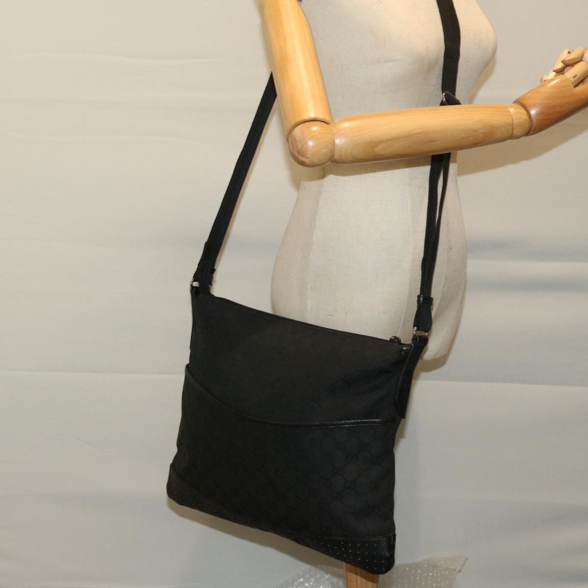 Gucci Gg Canvas Black Canvas Shoulder Bag (Pre-Owned) Size ONE SIZE - 7 Thumbnail