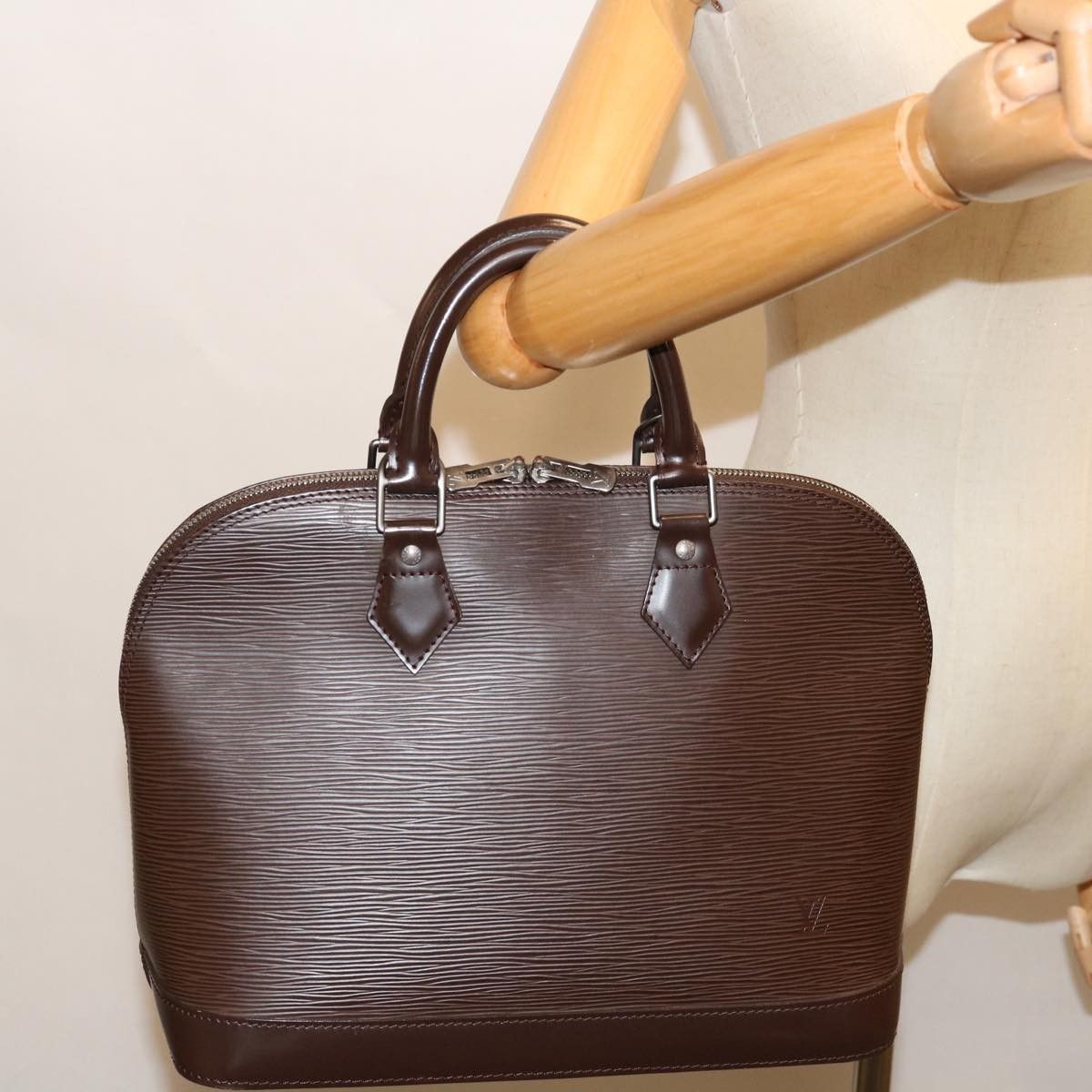 Louis Vuitton Alma Brown Leather Handbag (Pre-Owned) Size ONE SIZE - 8 Thumbnail
