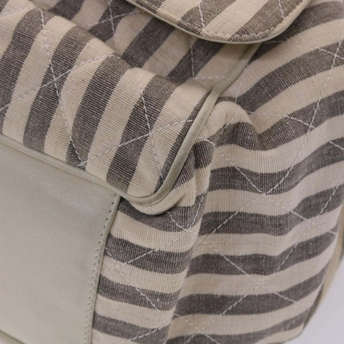 Chanel Matelassé White Canvas Shoulder Bag (Pre-Owned) Size ONE SIZE - 11 Thumbnail