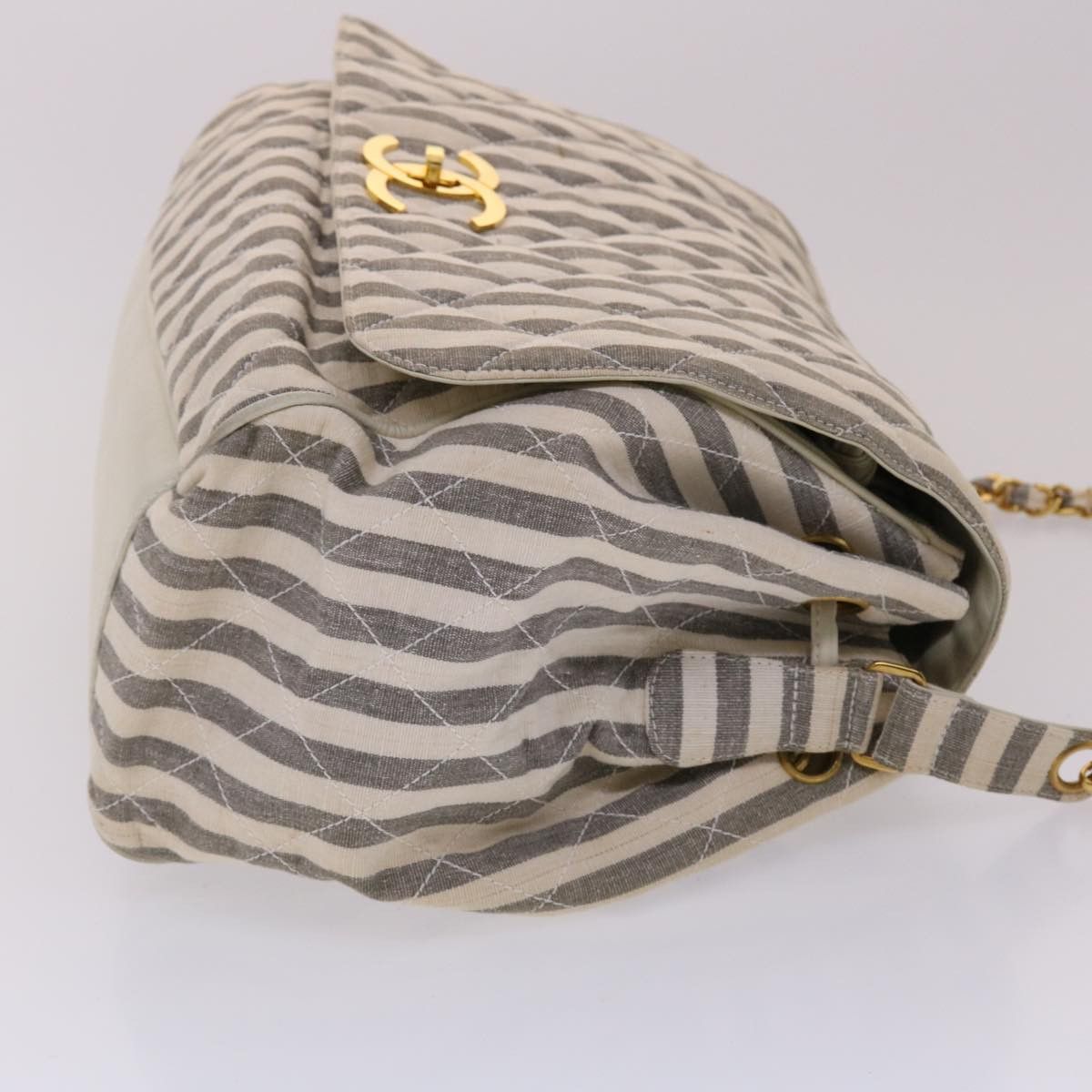 Chanel Matelassé White Canvas Shoulder Bag (Pre-Owned) Size ONE SIZE - 9 Thumbnail