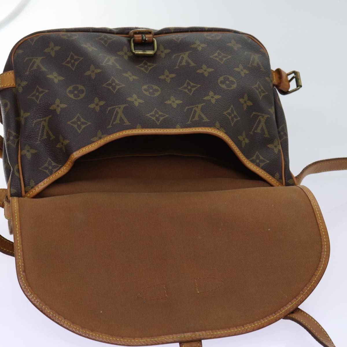 Louis Vuitton Saumur Brown Canvas Shoulder Bag (Pre-Owned) Size ONE SIZE - 5 Thumbnail