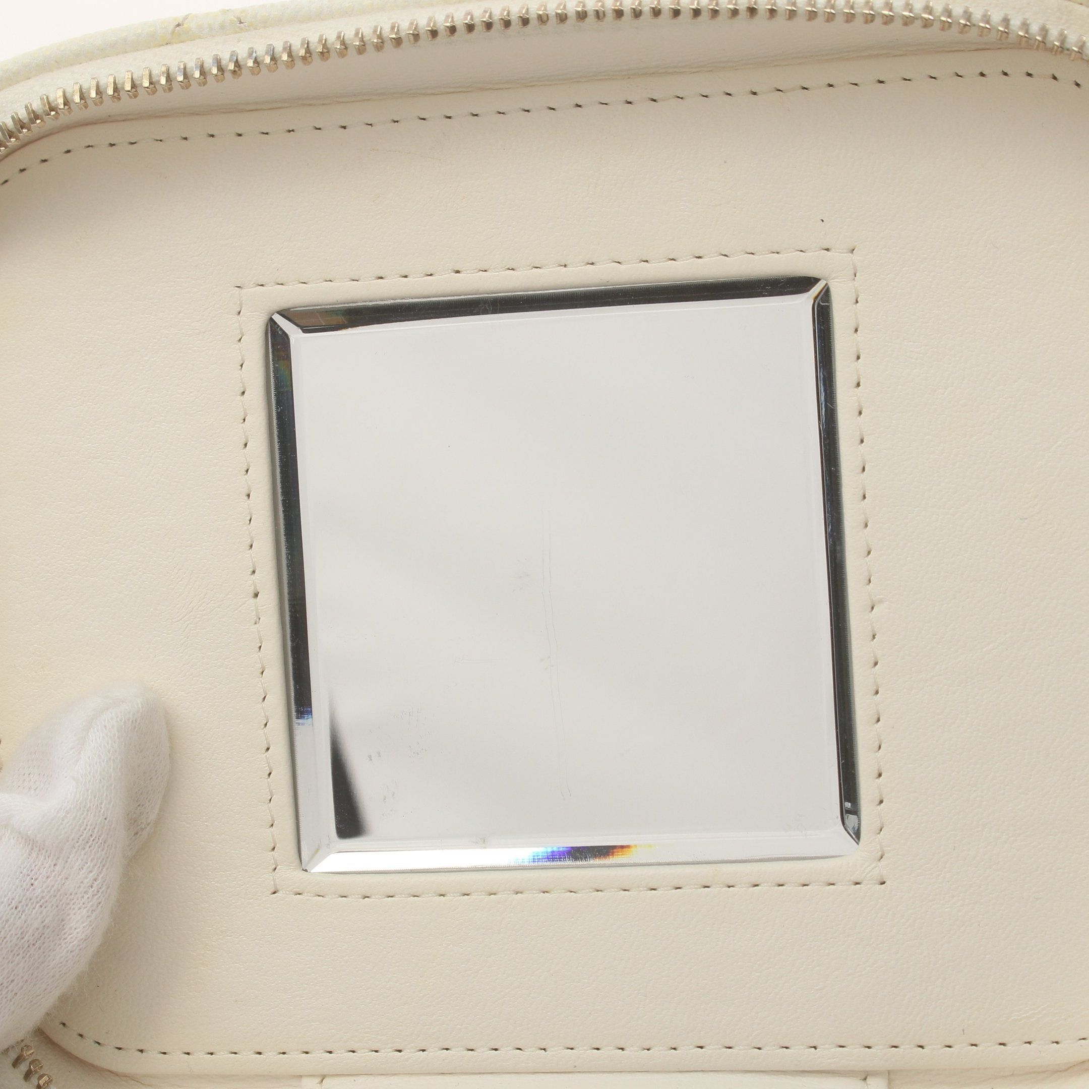 Chanel Chanel Matelasse Handbag Vanity Bag Caviar Skin White Gold Hardware Size ONE SIZE - 11 Thumbnail