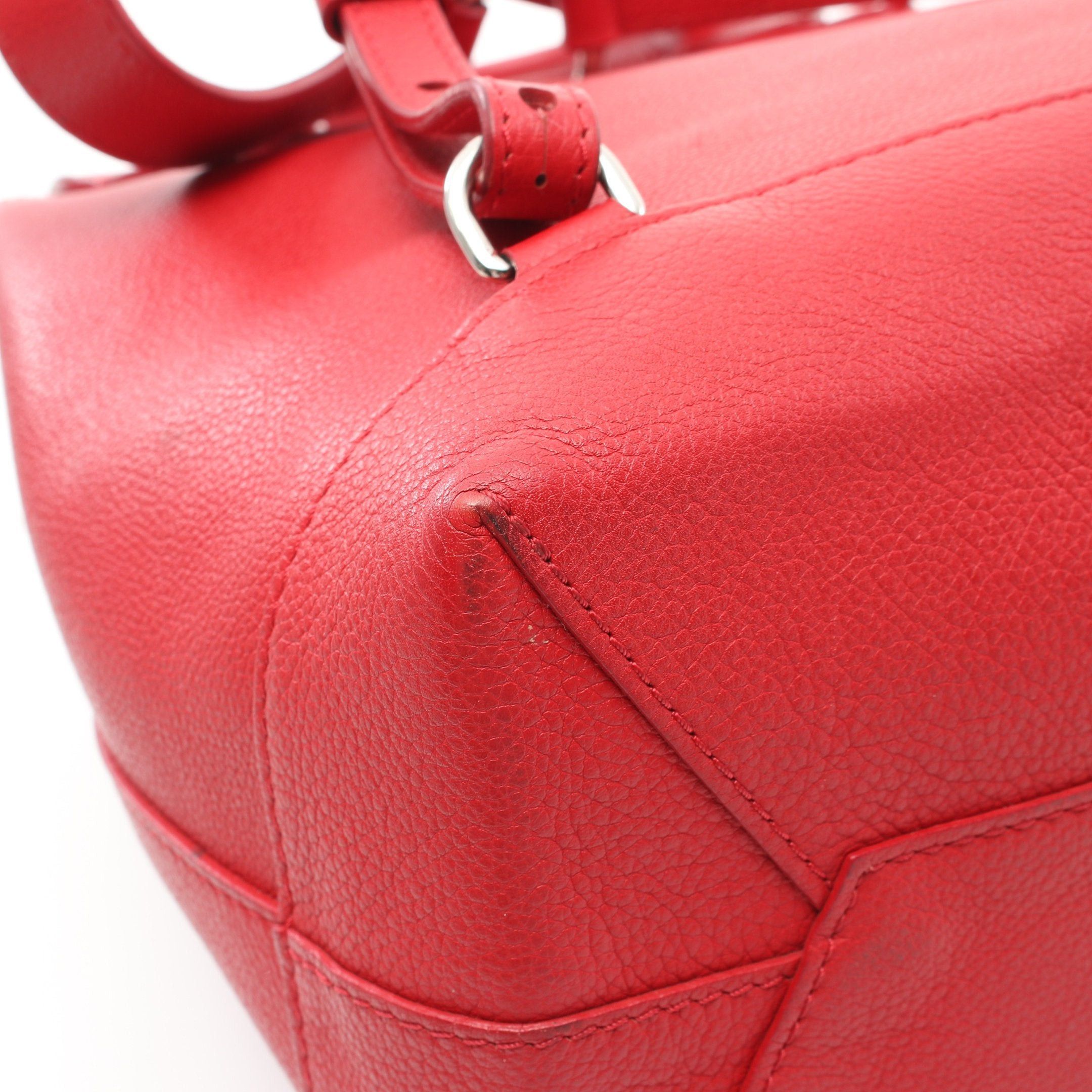 Louis Vuitton Louis Vuitton Rock Me Backpack Ruby Rucksack Taurillon Leather Red Size ONE SIZE - 6 Thumbnail