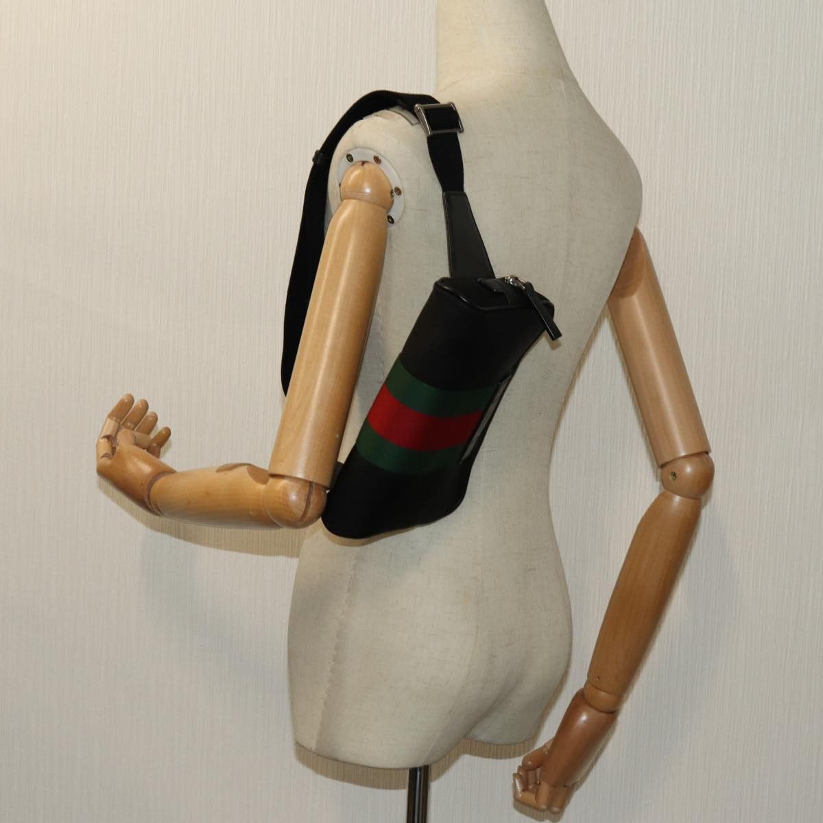 Gucci Black Canvas Shoulder Bag (Pre-Owned) Size ONE SIZE - 7 Thumbnail