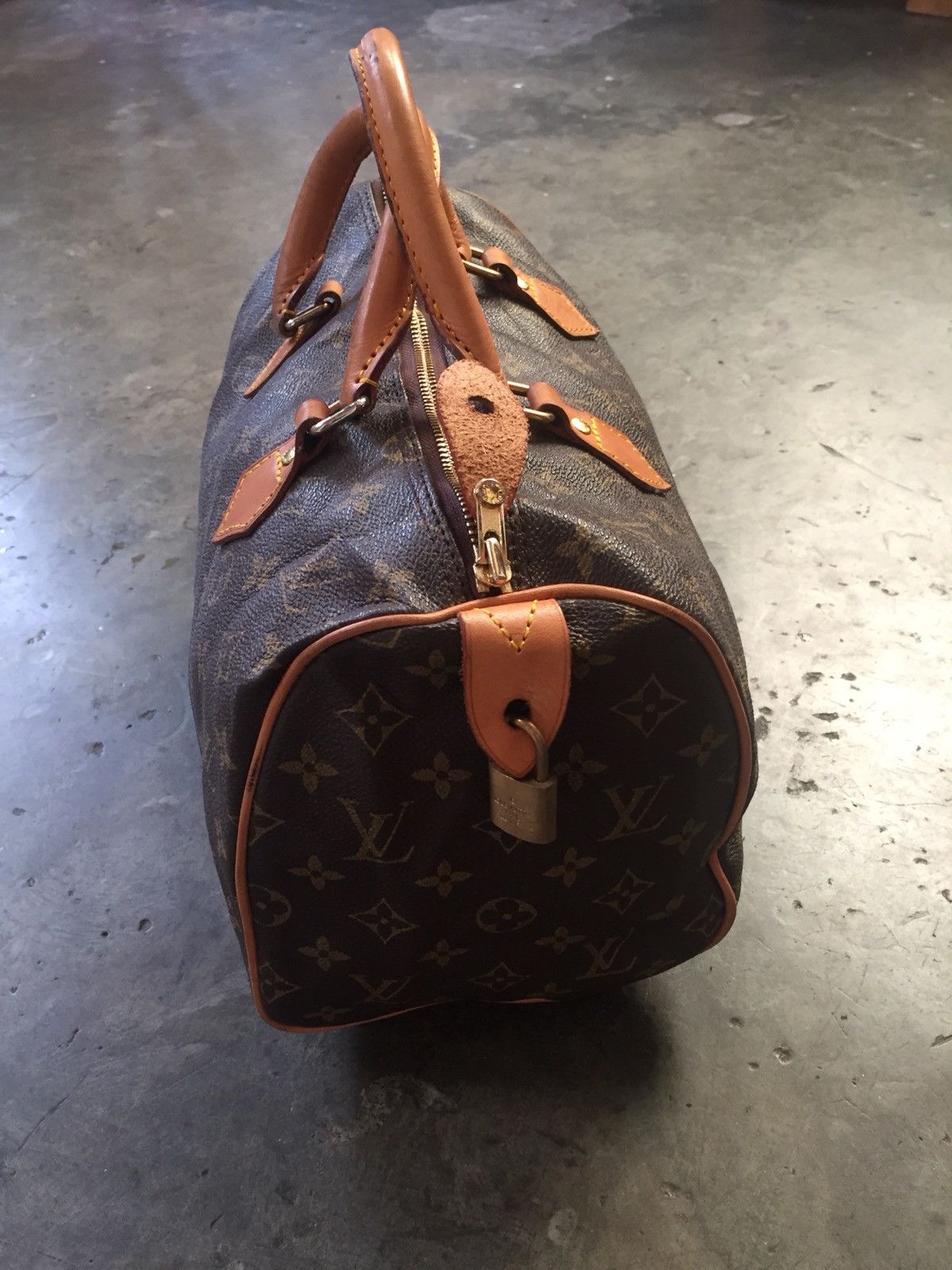 LOUIS VUITTON パドロック付き　ヴィンテージ　スピーディ30 SOLD! Louis Vuitton Monogram Speedy 30 with Lock & Key – The