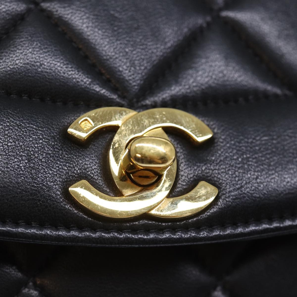 Diana Black Leather Shoulder Bag (Pre-Owned)