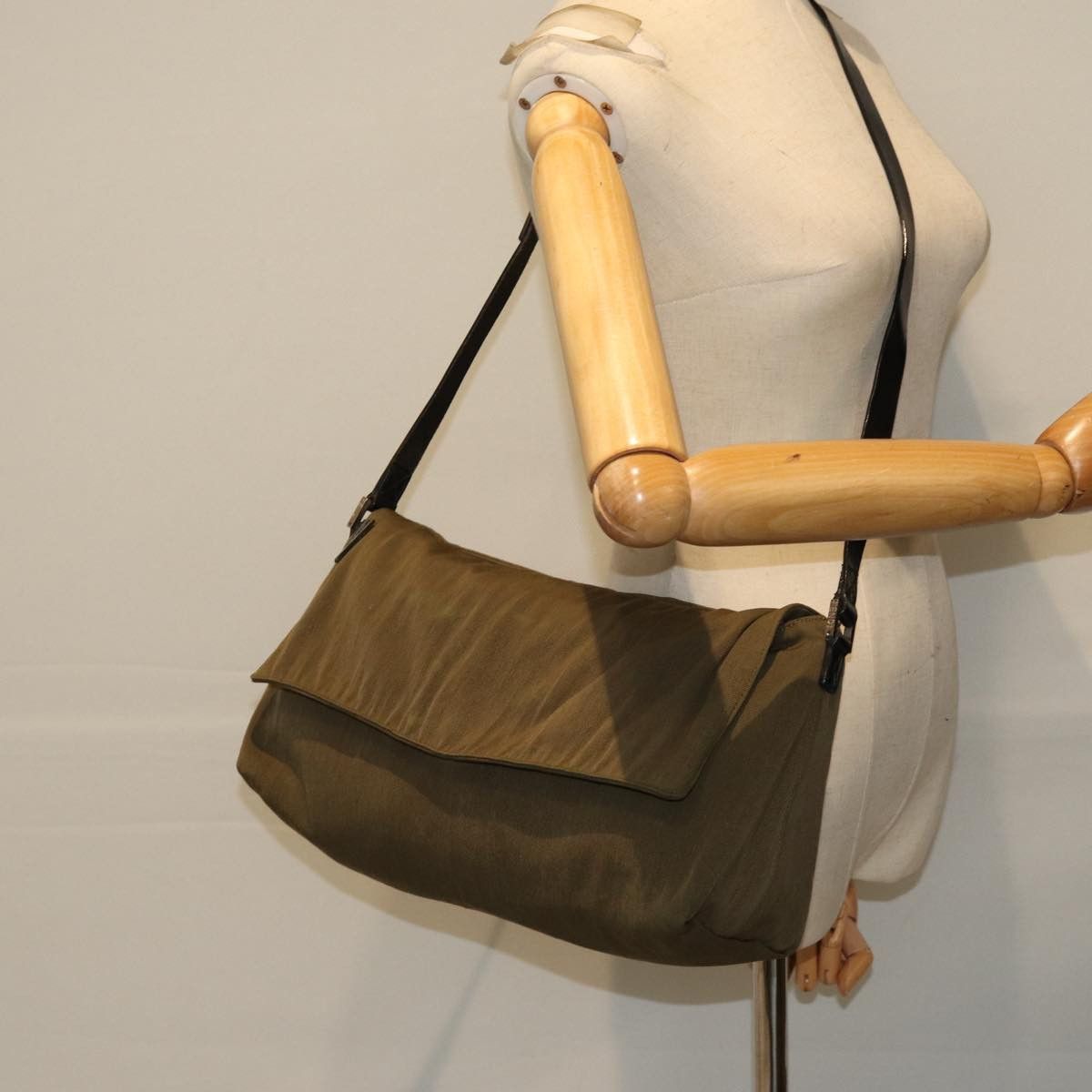Fendi Khaki Canvas Shoulder Bag (Pre-Owned) Size ONE SIZE - 7 Thumbnail