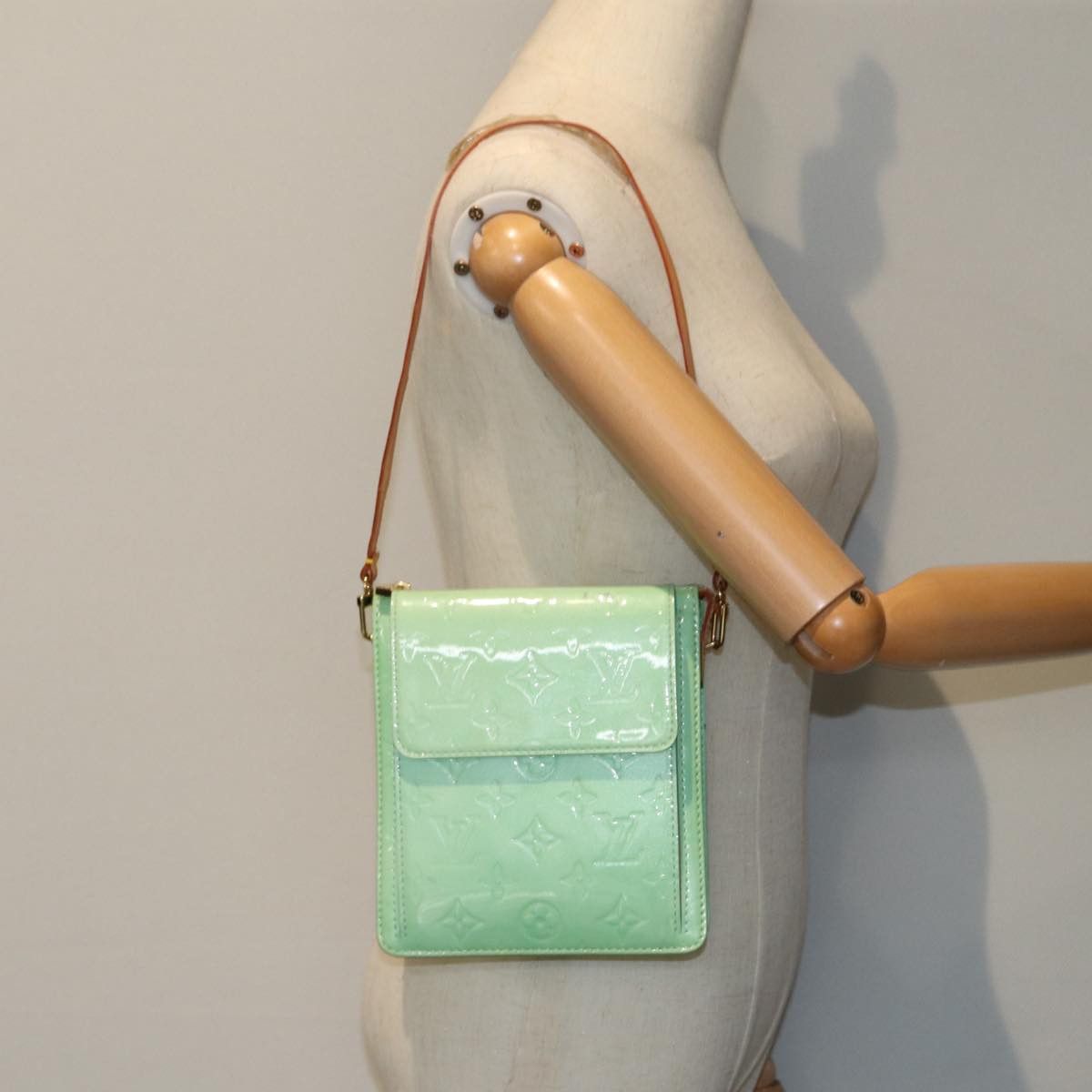 Louis Vuitton Mott Blue Patent Leather Clutch Bag (Pre-Owned) Size ONE SIZE - 7 Thumbnail