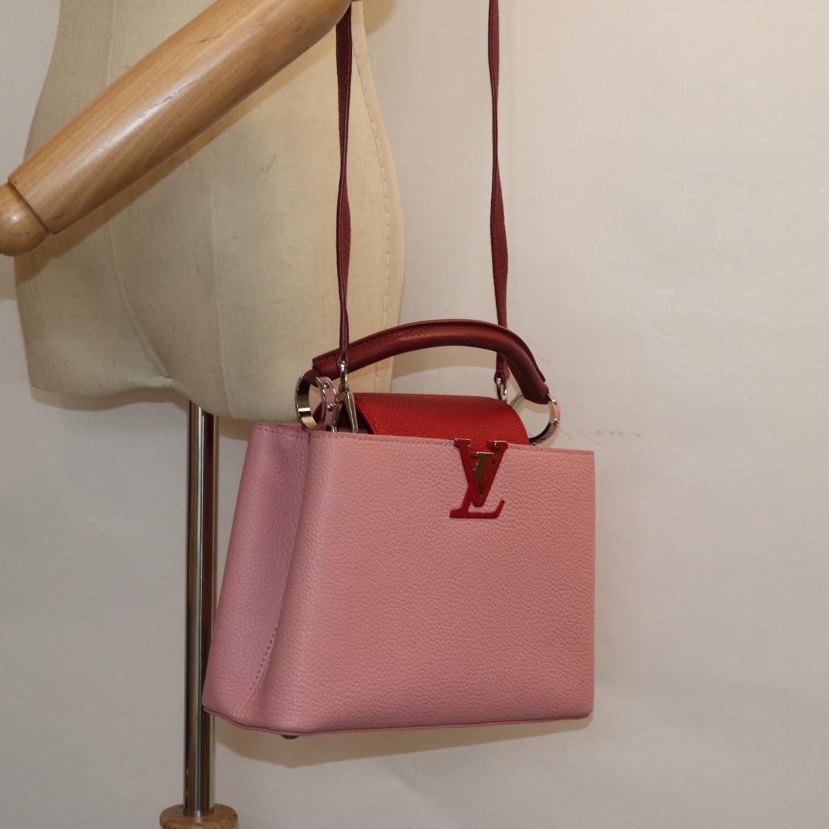 Louis Vuitton Capucines Pink Leather Handbag (Pre-Owned) Size ONE SIZE - 6 Thumbnail