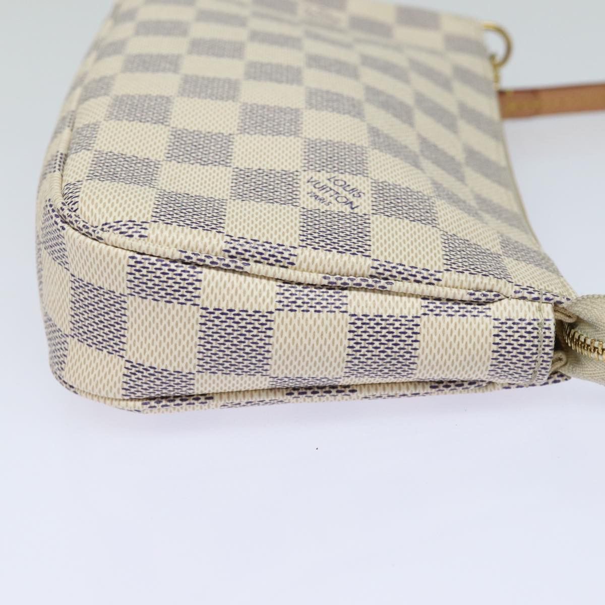 Louis Vuitton Pochette Accessoires White Canvas Clutch Bag (Pre-Owned) Size ONE SIZE - 11 Thumbnail