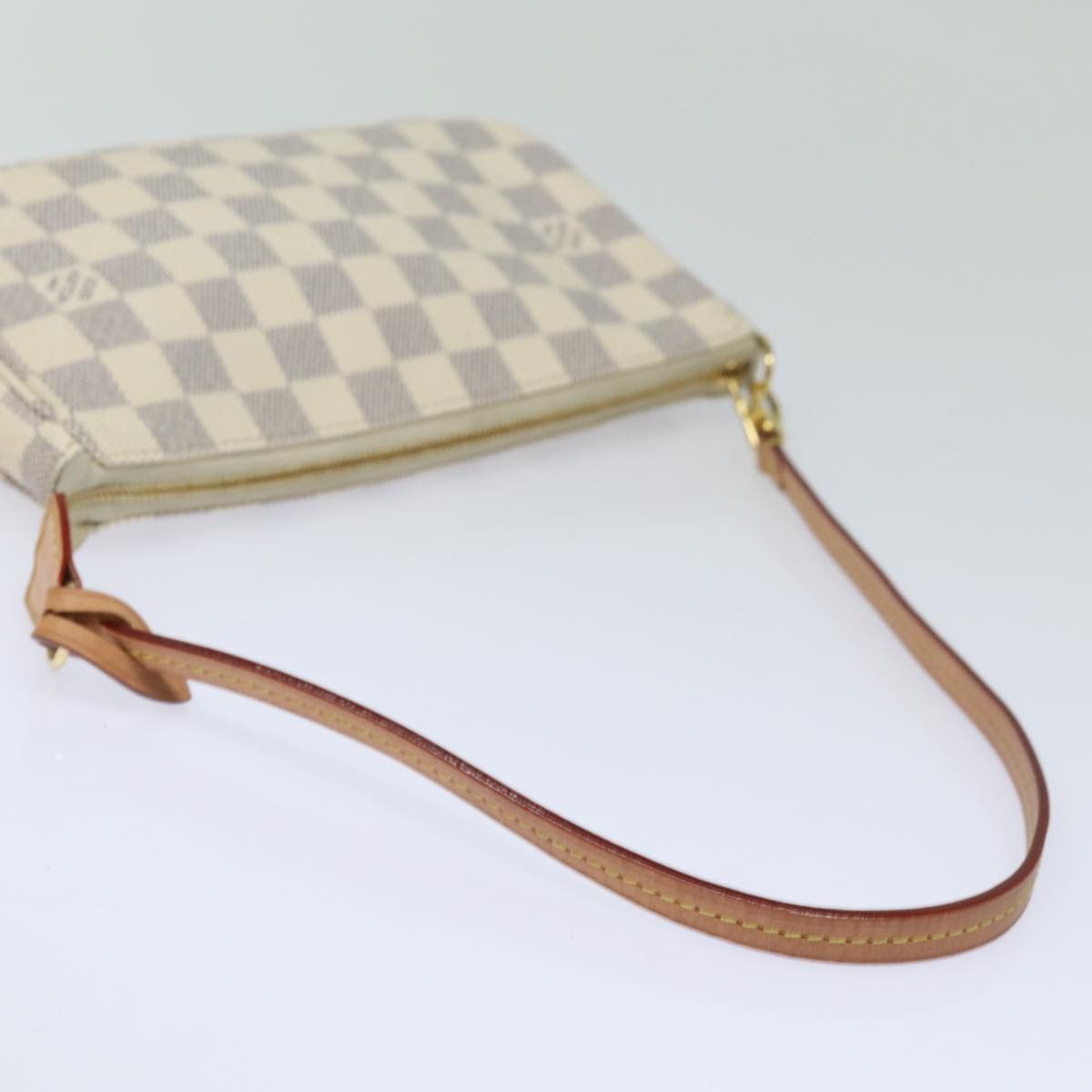 Louis Vuitton Pochette Accessoires White Canvas Clutch Bag (Pre-Owned) Size ONE SIZE - 13 Thumbnail